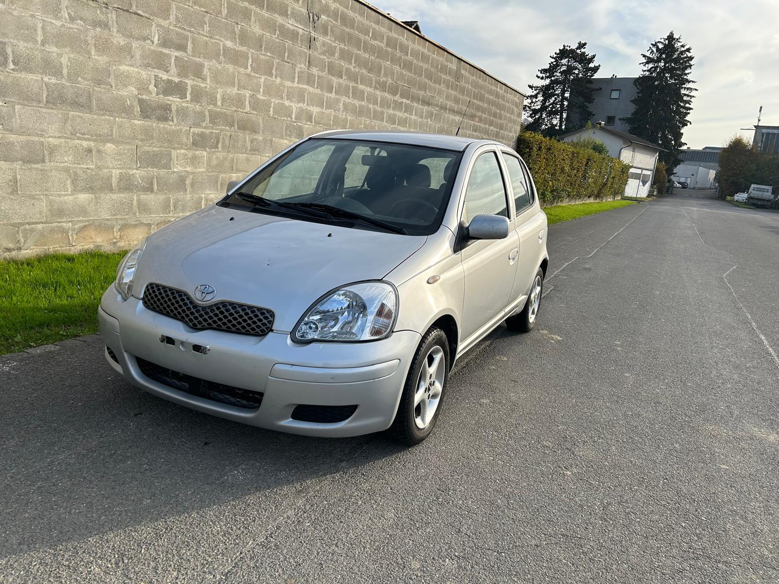 TOYOTA Yaris 1.3 Linea Luna