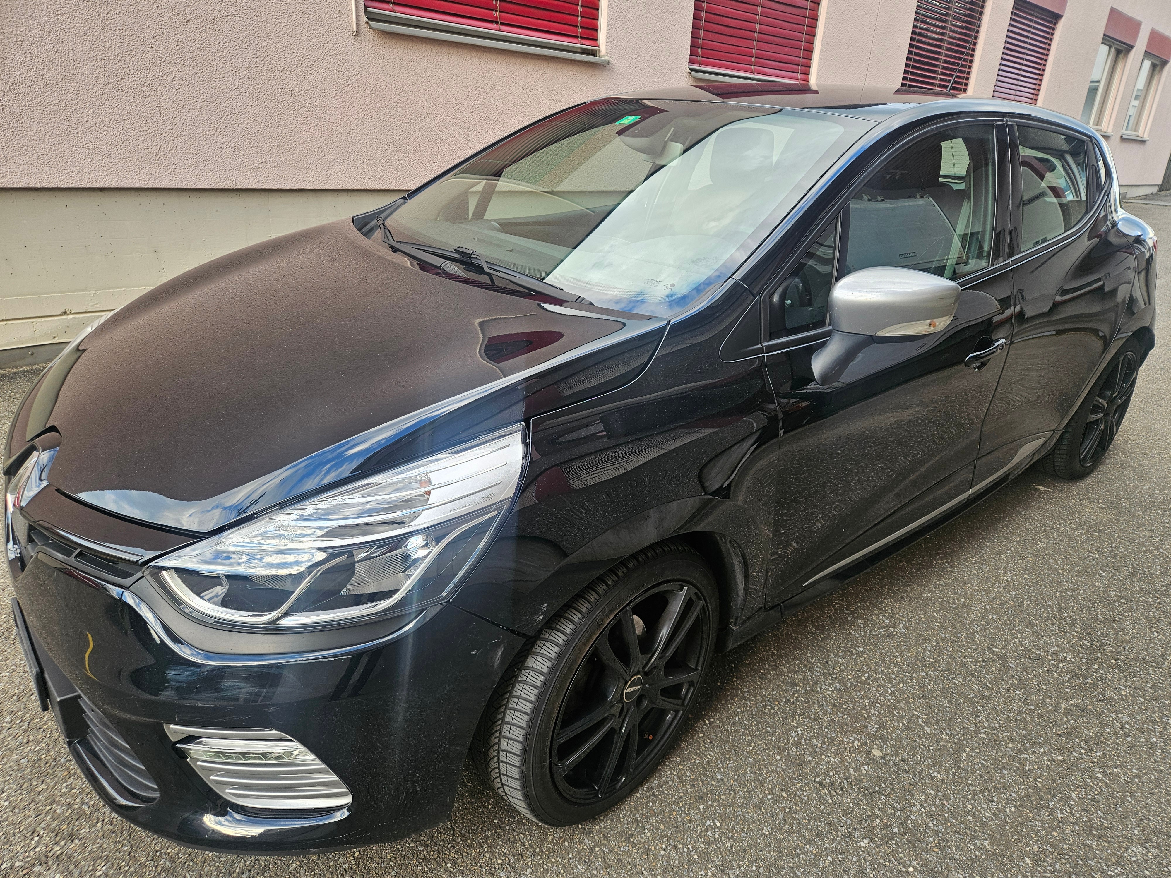 RENAULT Clio 1.2 16V T Dynamique EDC