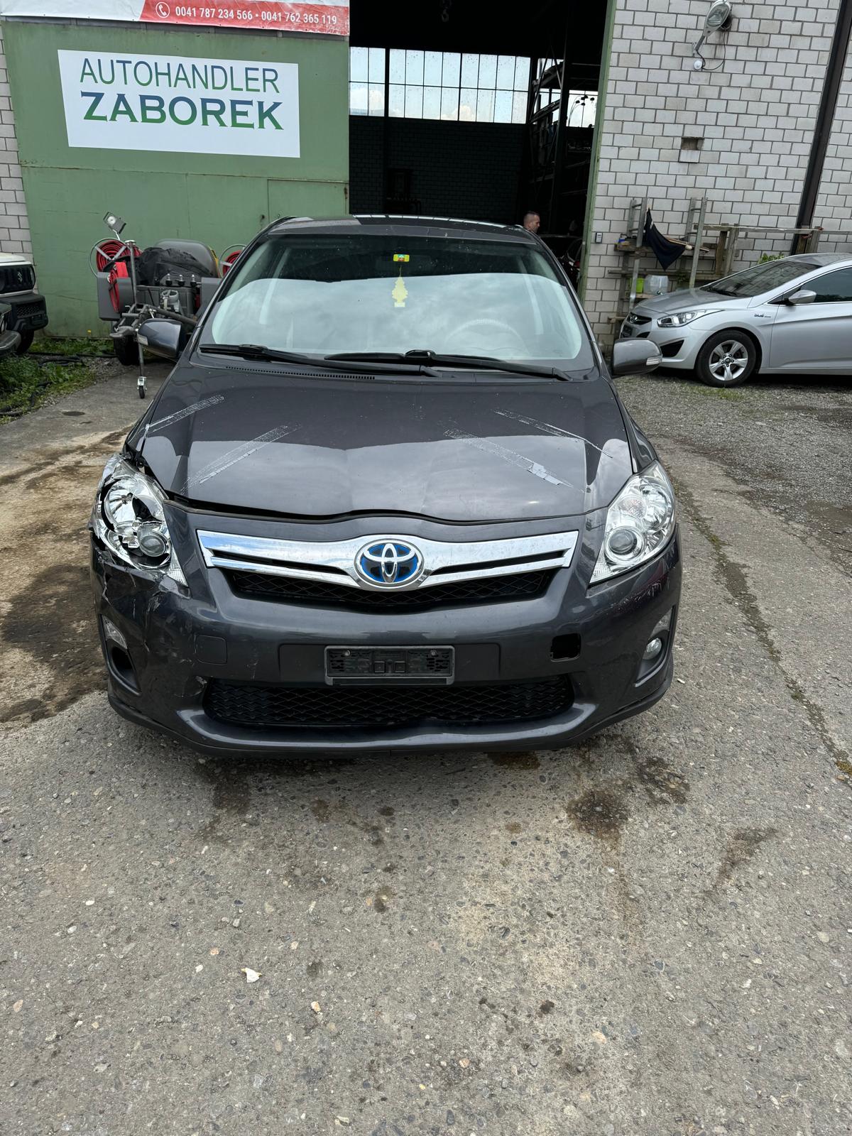 TOYOTA Auris 1.8 16V HSD Linea Sol