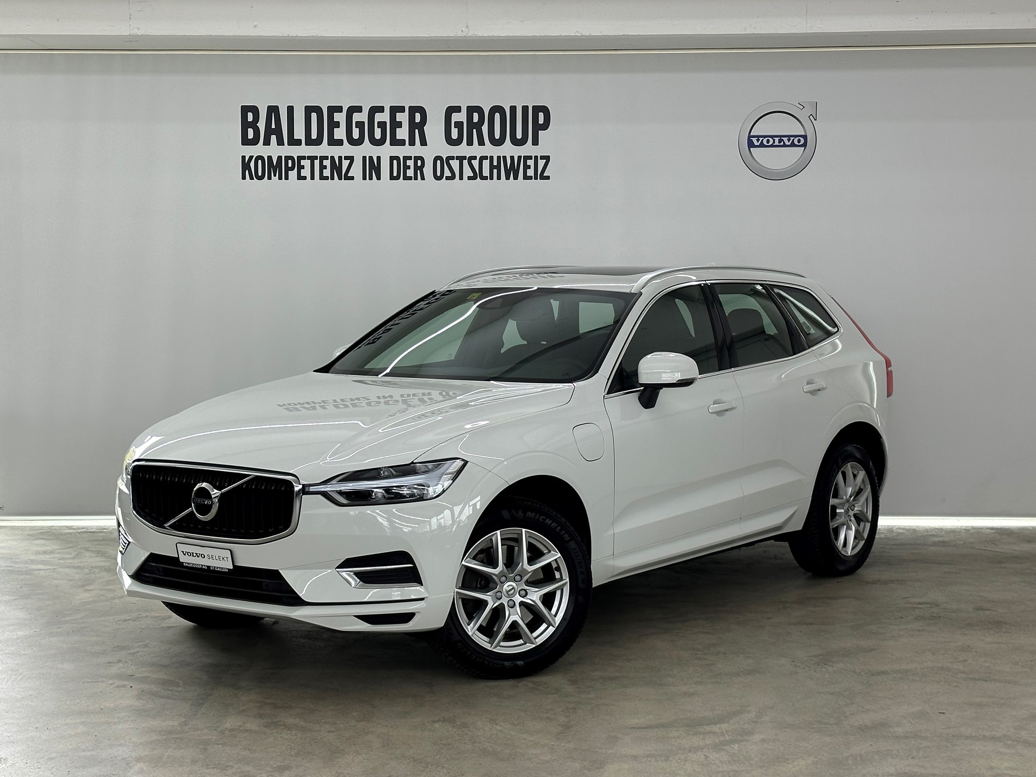 VOLVO XC60 2.0 T8 TE Momentum eAWD