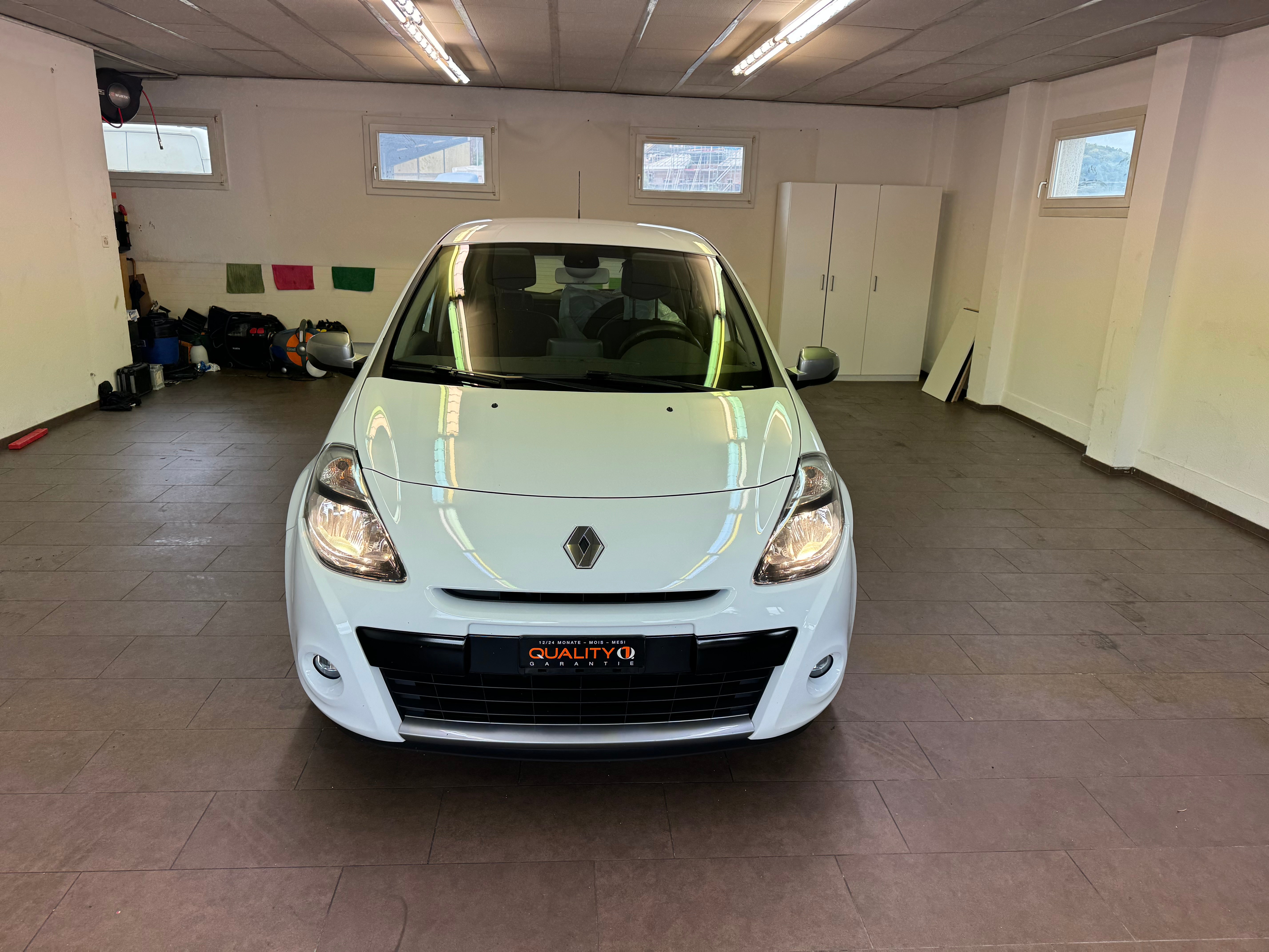 RENAULT Clio 1.6 16V Night&Day Automatic