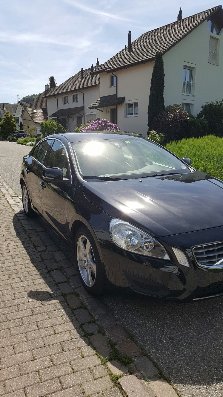 VOLVO S60 D5 Momentum AWD