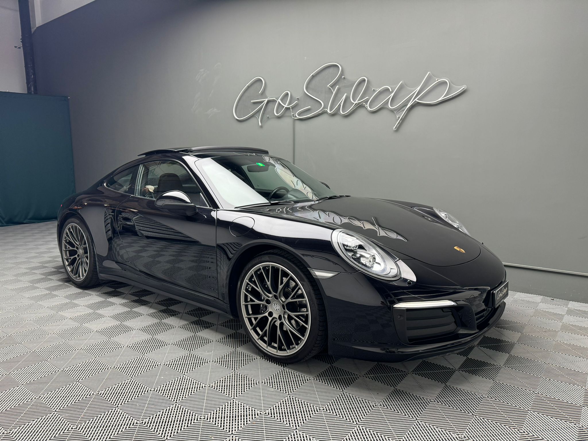 PORSCHE 911 Carrera 4 PDK