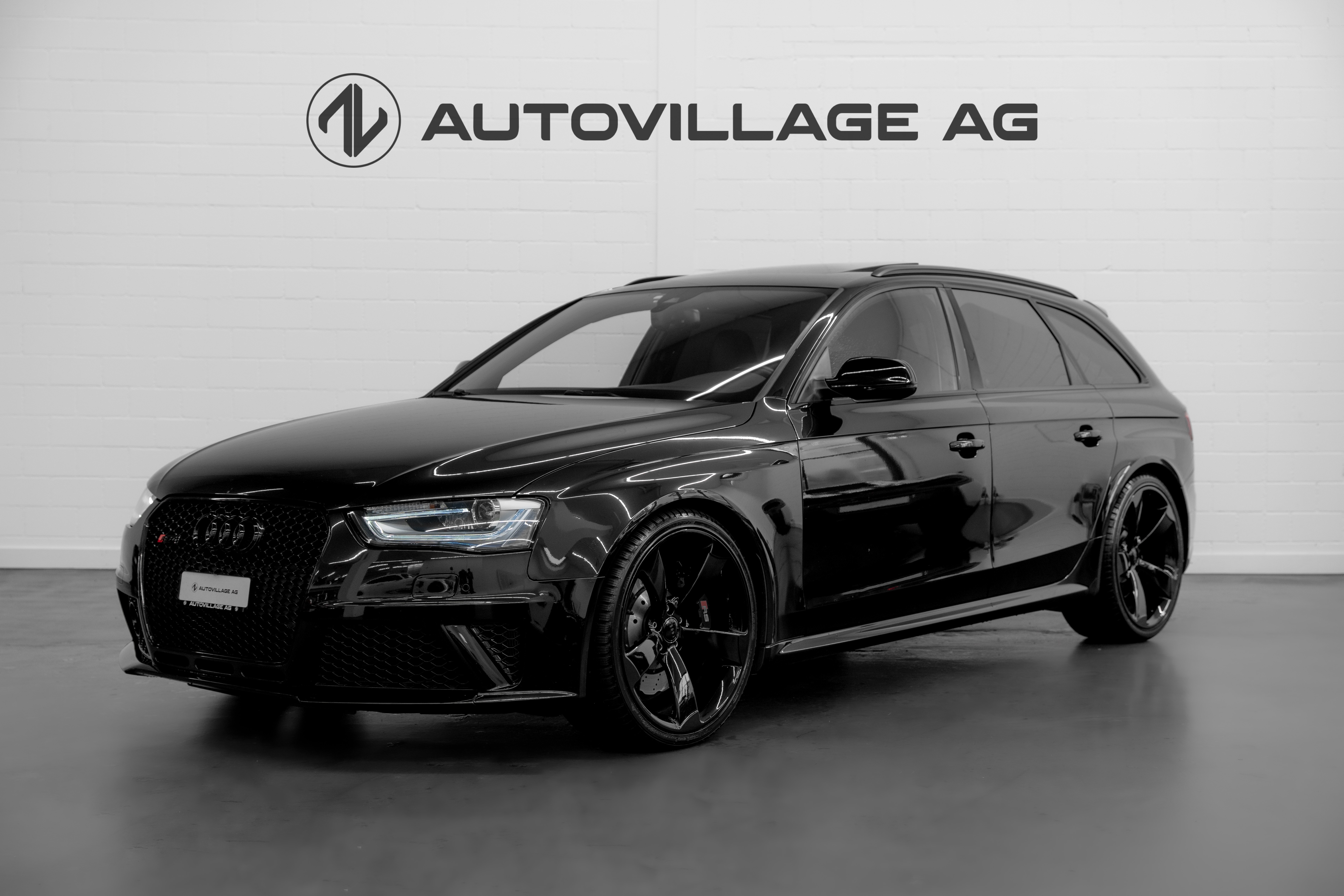 AUDI RS4 Avant 4.2 FSI V8 quattro S-tronic