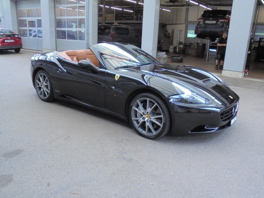 FERRARI California 4.3 V8