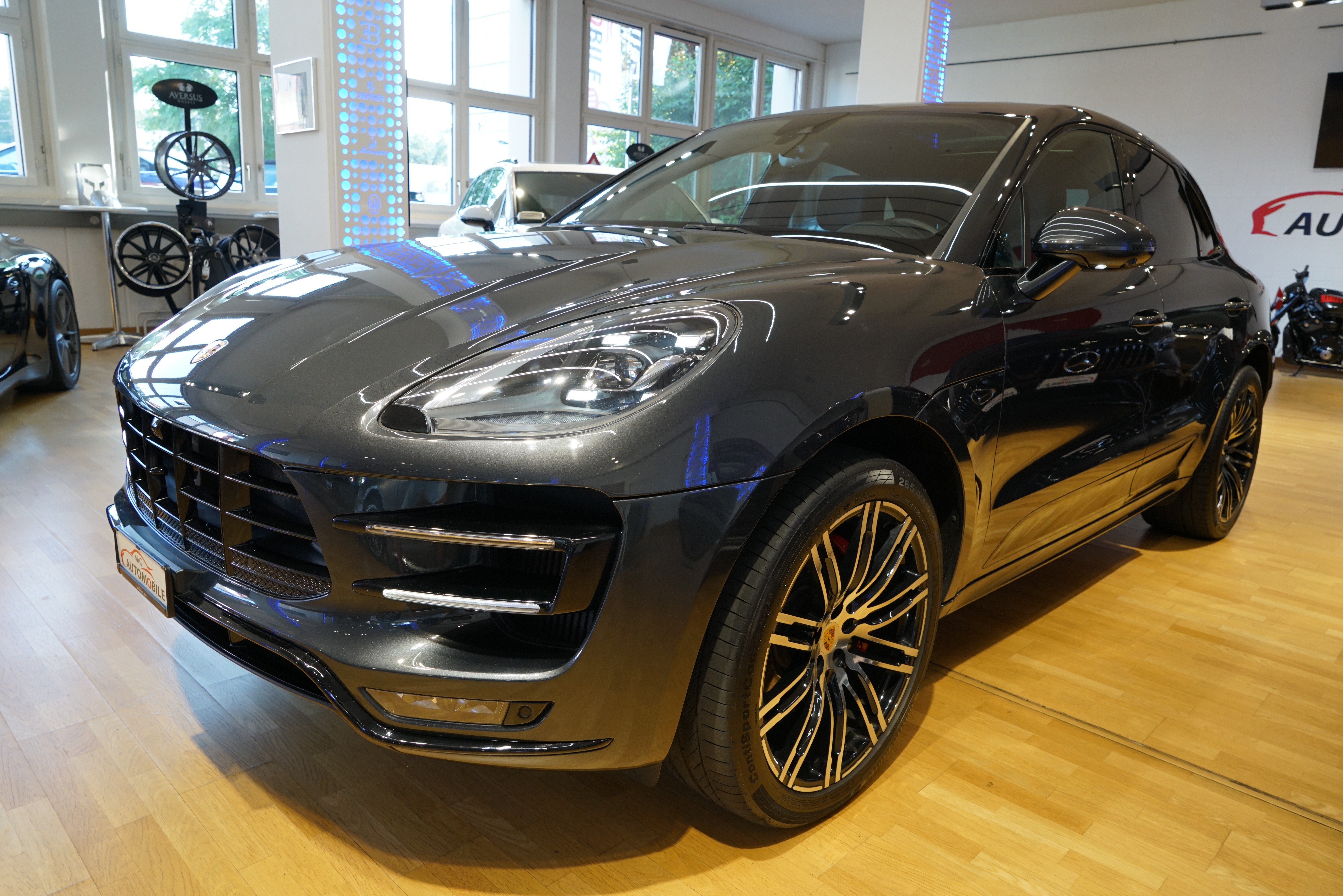 PORSCHE Macan Turbo PDK