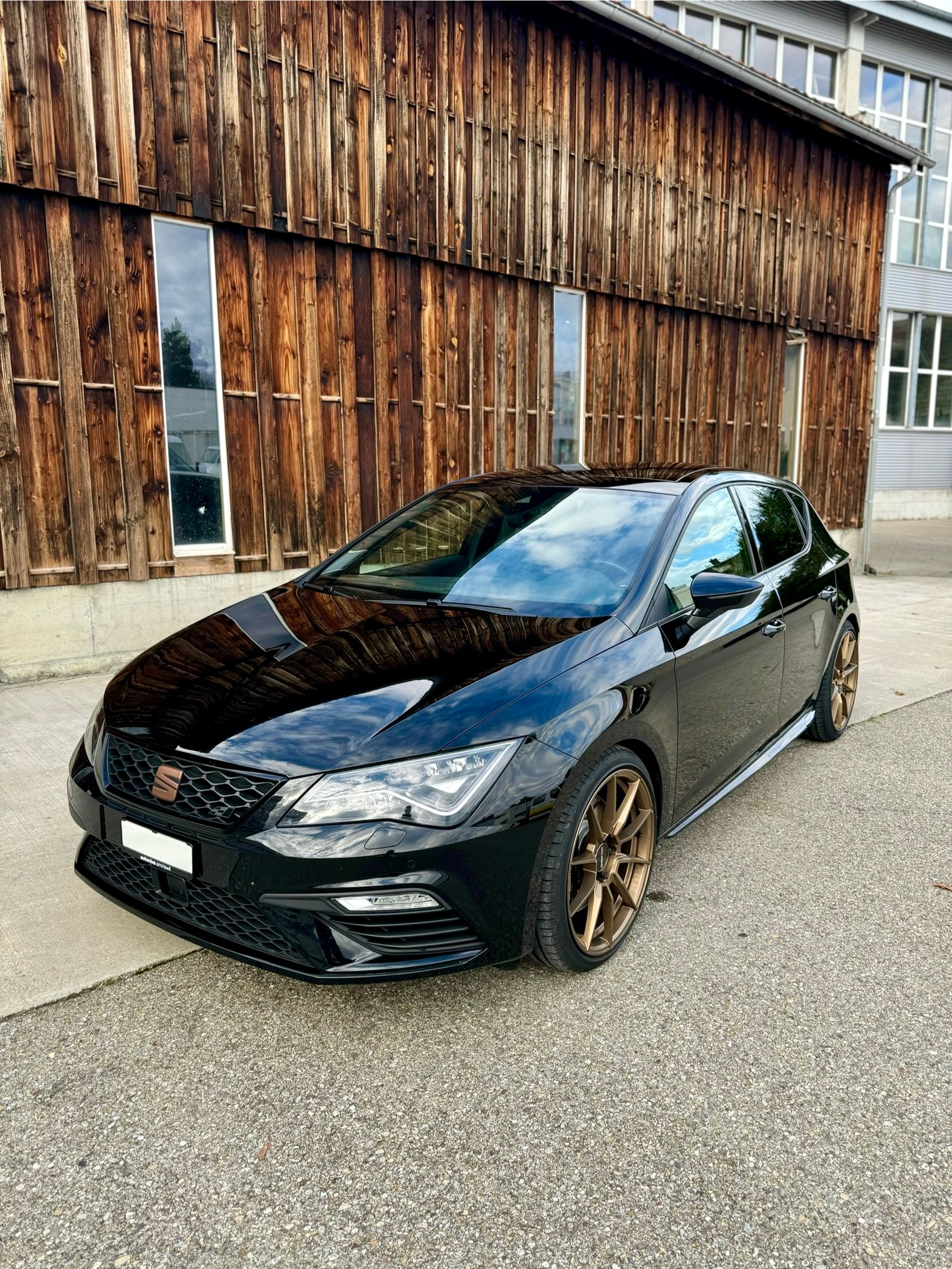 SEAT Leon 2.0 TSI SWISS Cupra 290 DSG