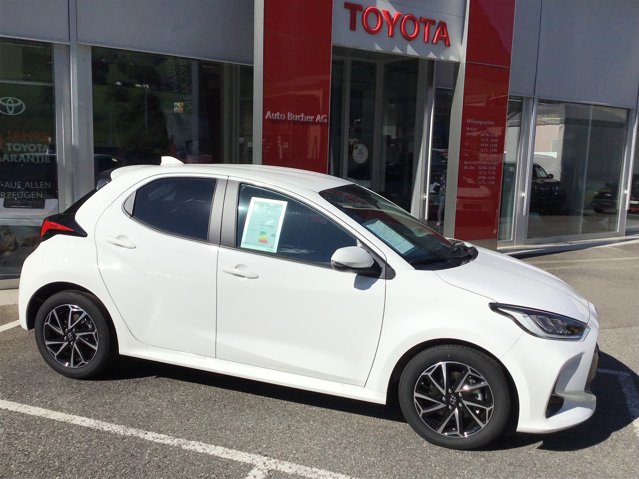 TOYOTA Yaris 1.5 Trend e-CVT