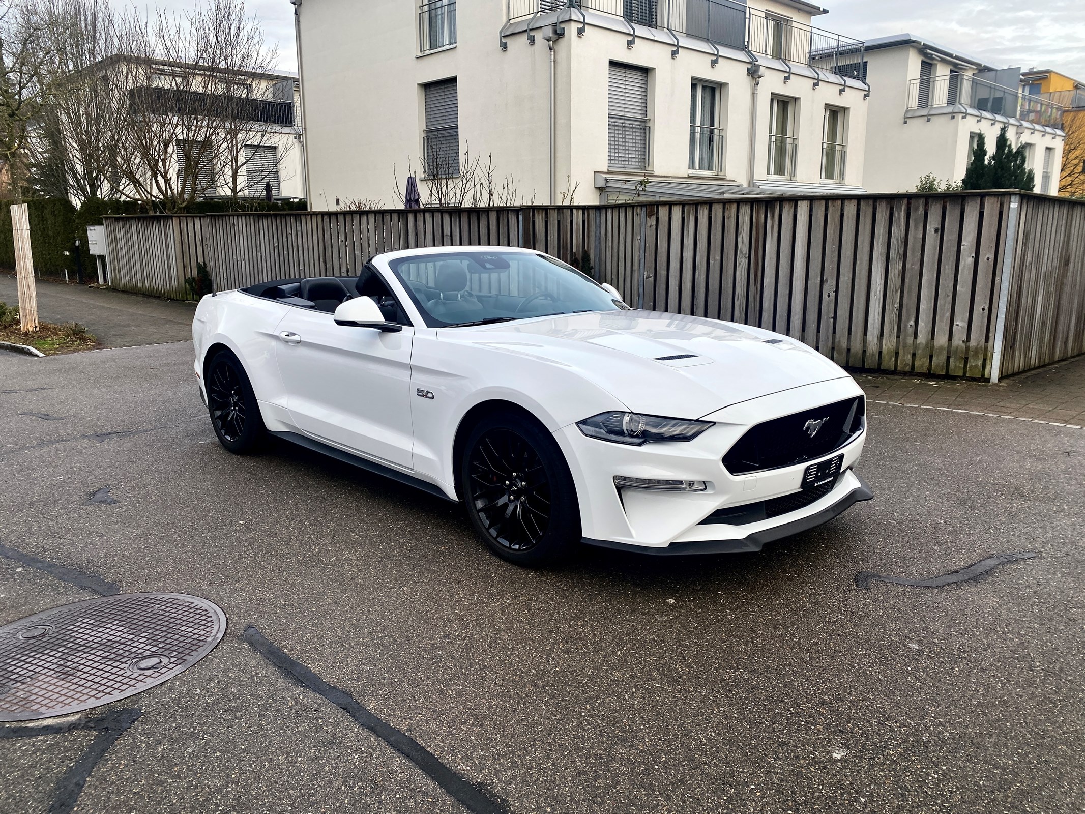 FORD MUSTANG CONVERTIBLE 5.0 V8 GT AUTOMAT