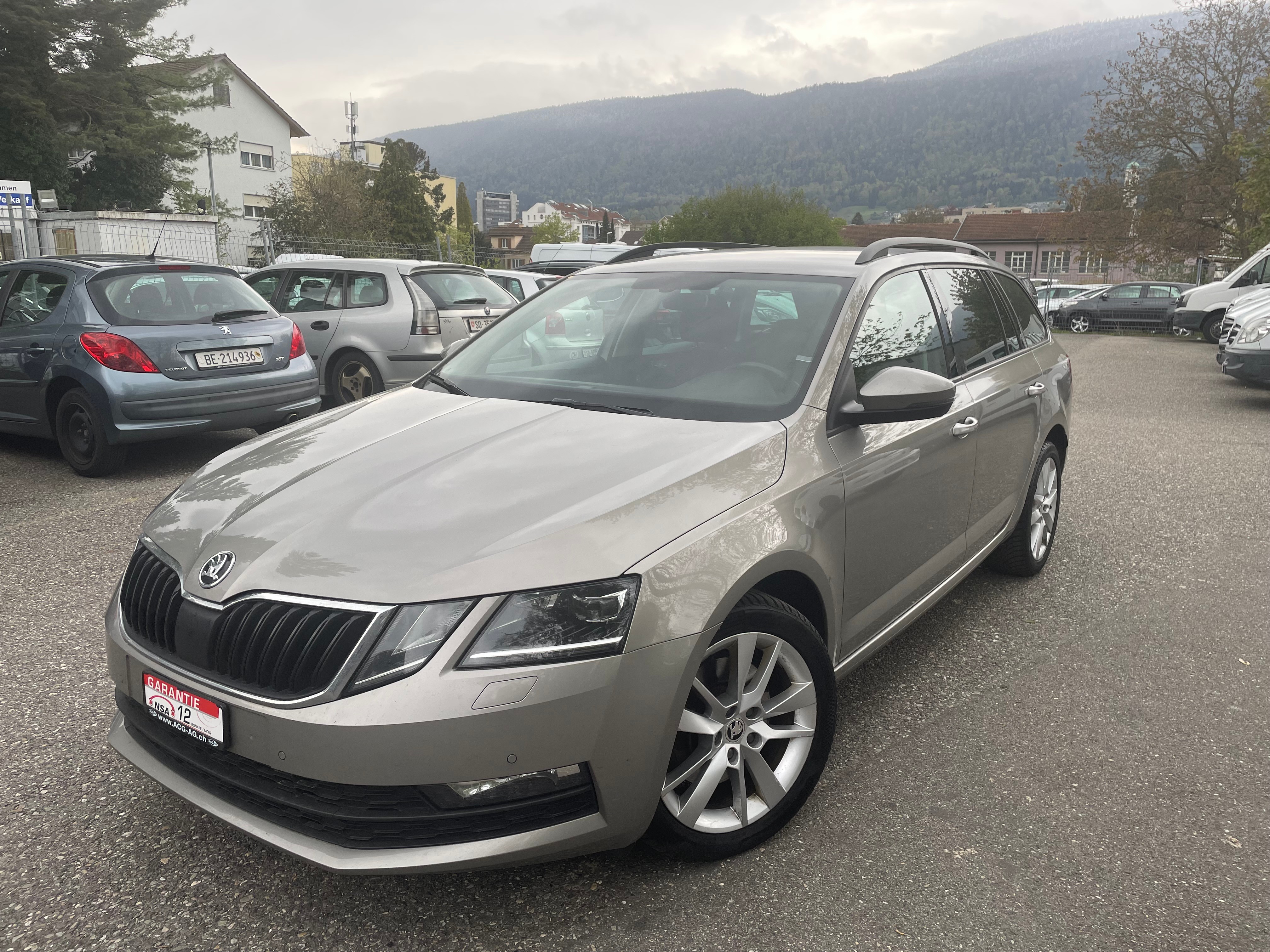 SKODA Octavia Combi 2.0 TSI Ambition DSG * Gr. Navi * LED * Tempomat * PDC V&H-R.Fahrkamera * Ab MFK