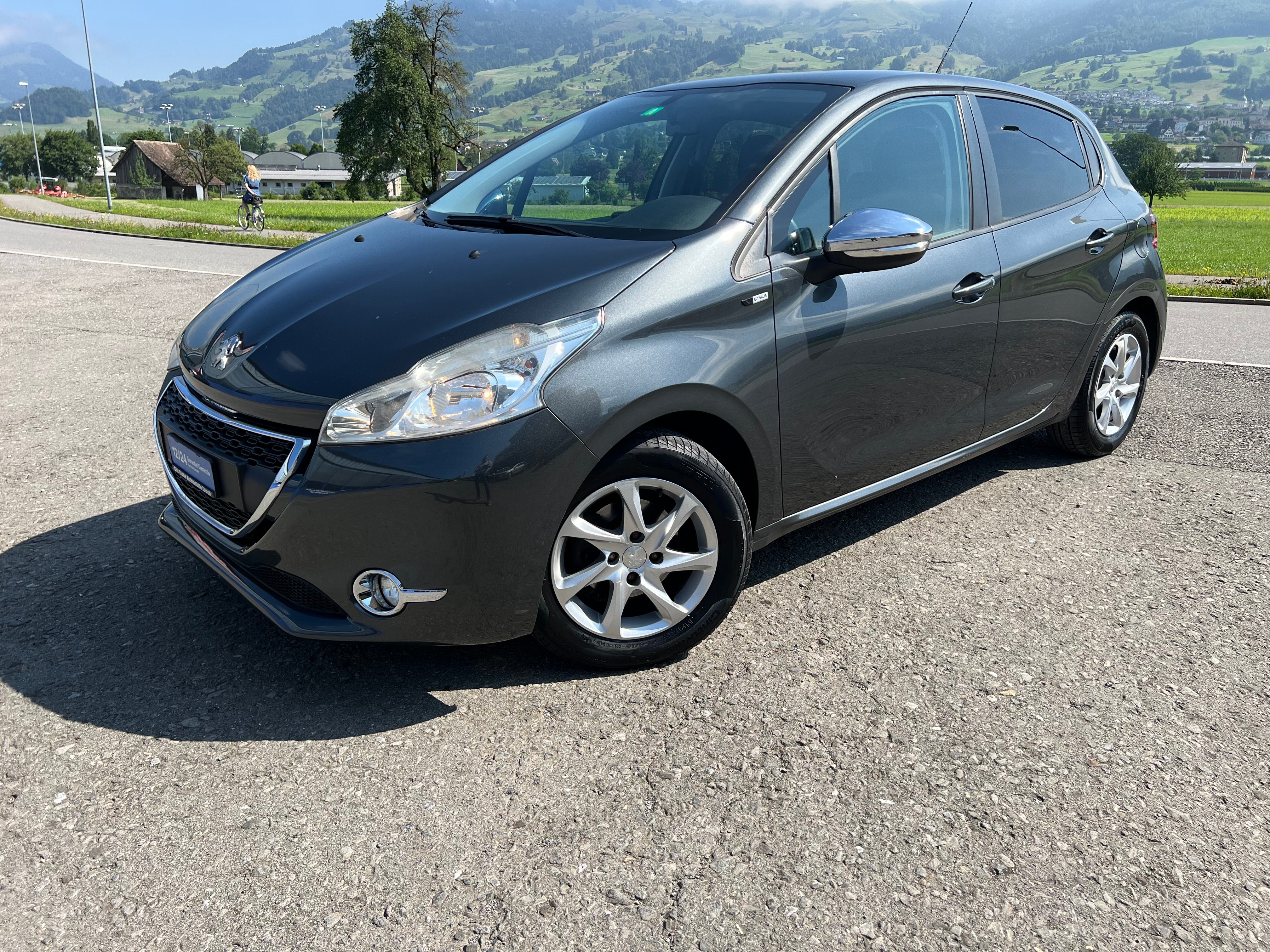 PEUGEOT 208 1.2 VTI Style