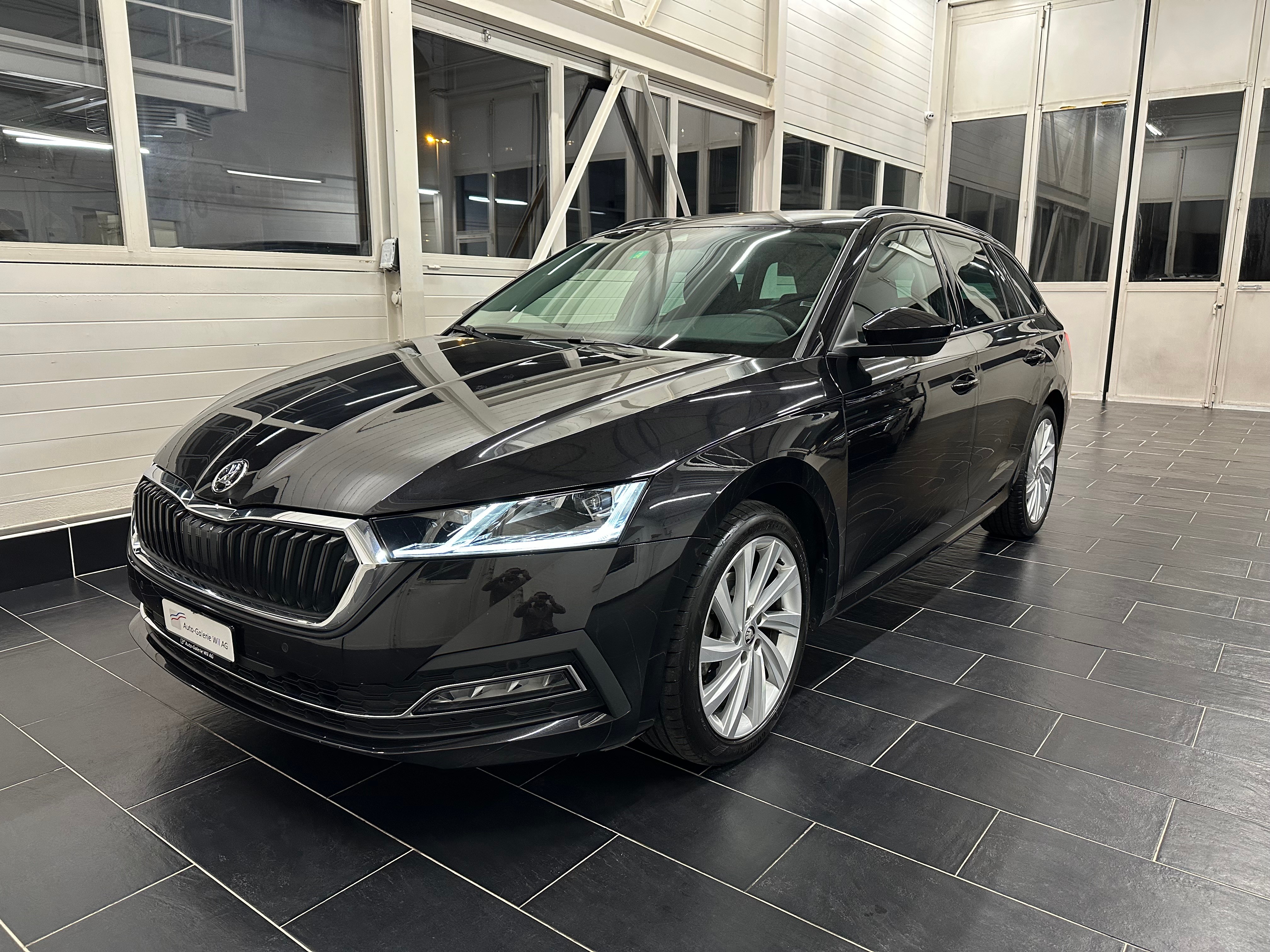 SKODA Octavia Combi 2.0 TDI DSG Style