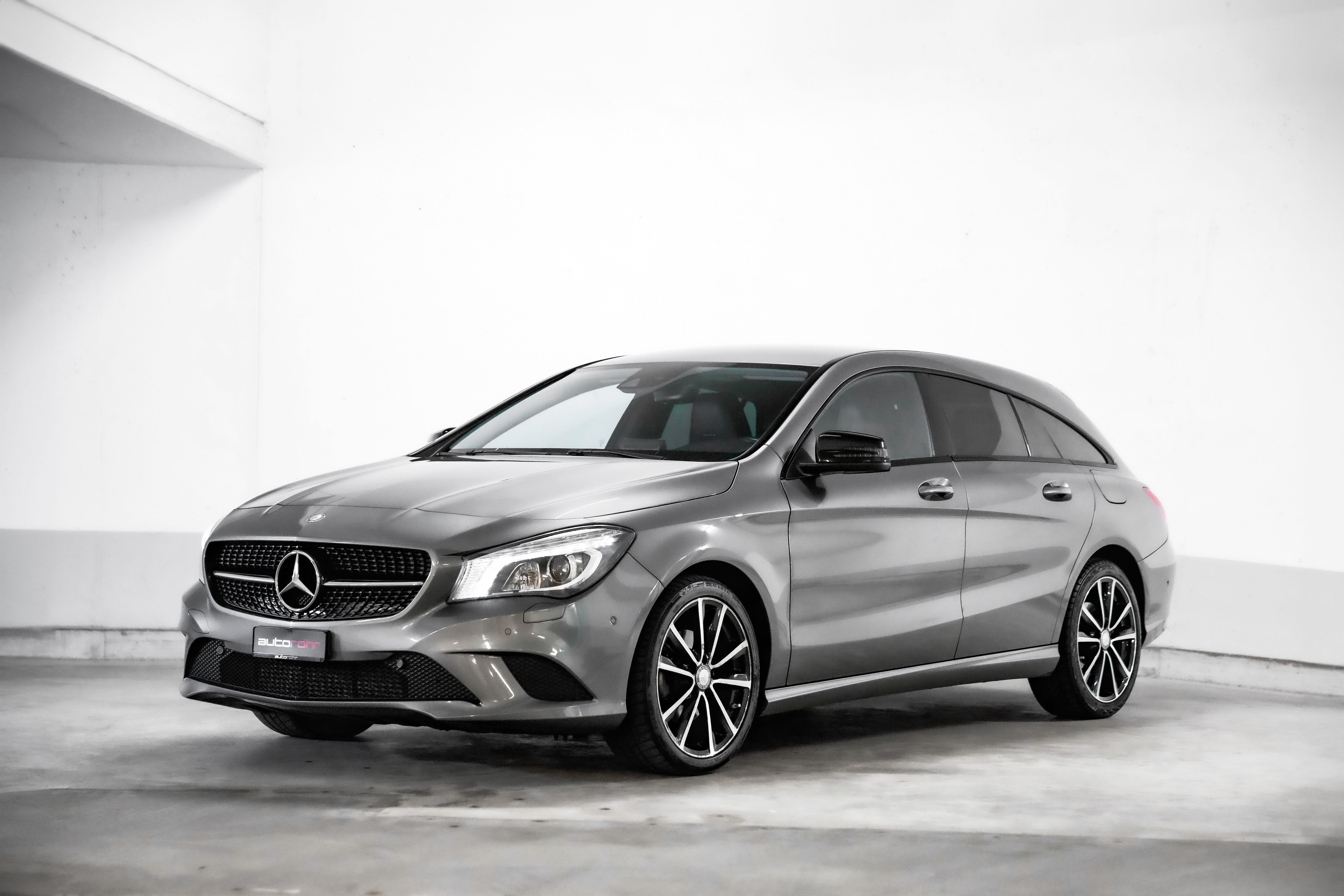 MERCEDES-BENZ CLA 200 Night Star Shooting Brake