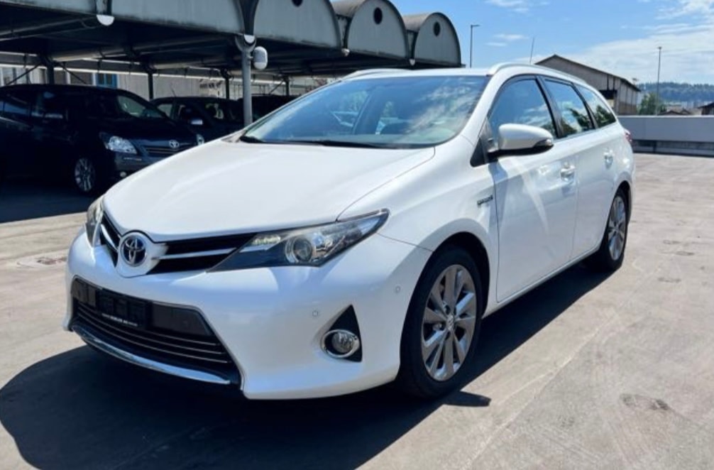 TOYOTA Auris Touring Sports 1.8 16V HSD Linea Sol