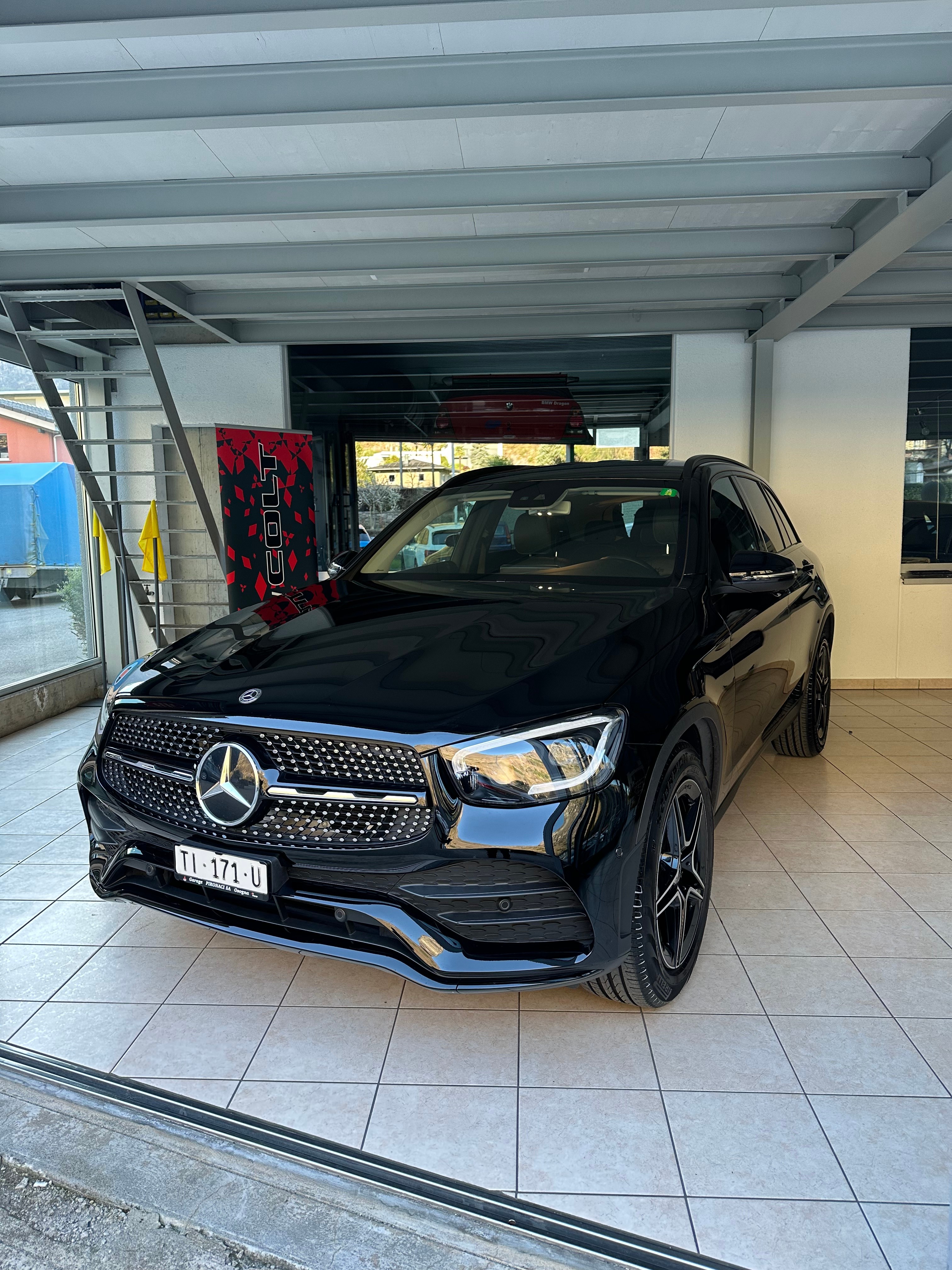 MERCEDES-BENZ GLC 220 d AMG Line 4Matic 9G-Tronic