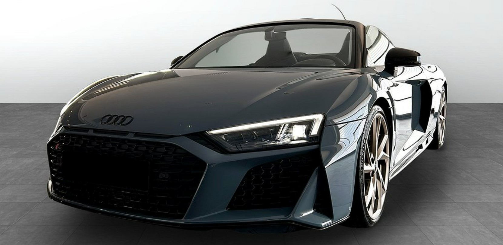 AUDI R8 Spyder RWD S-Tronic