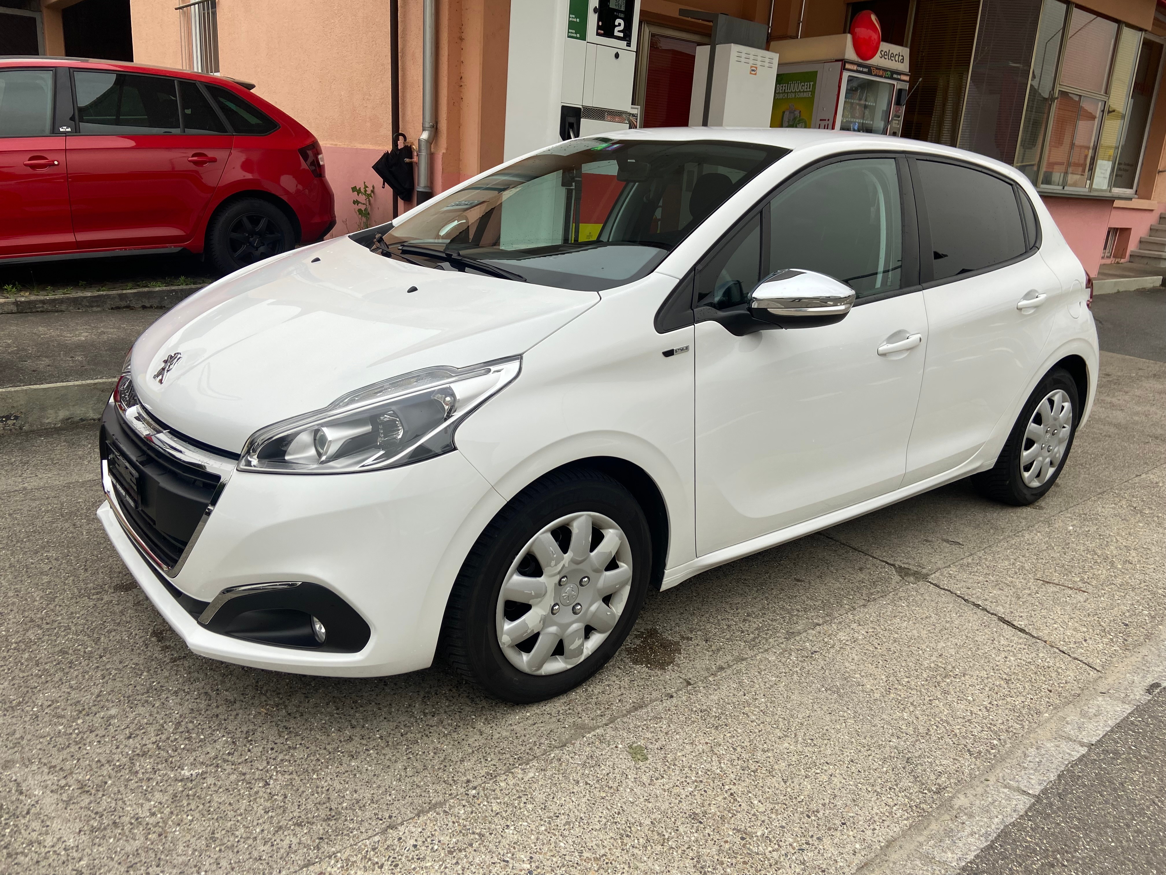 PEUGEOT 208 1.2 PureTech Style