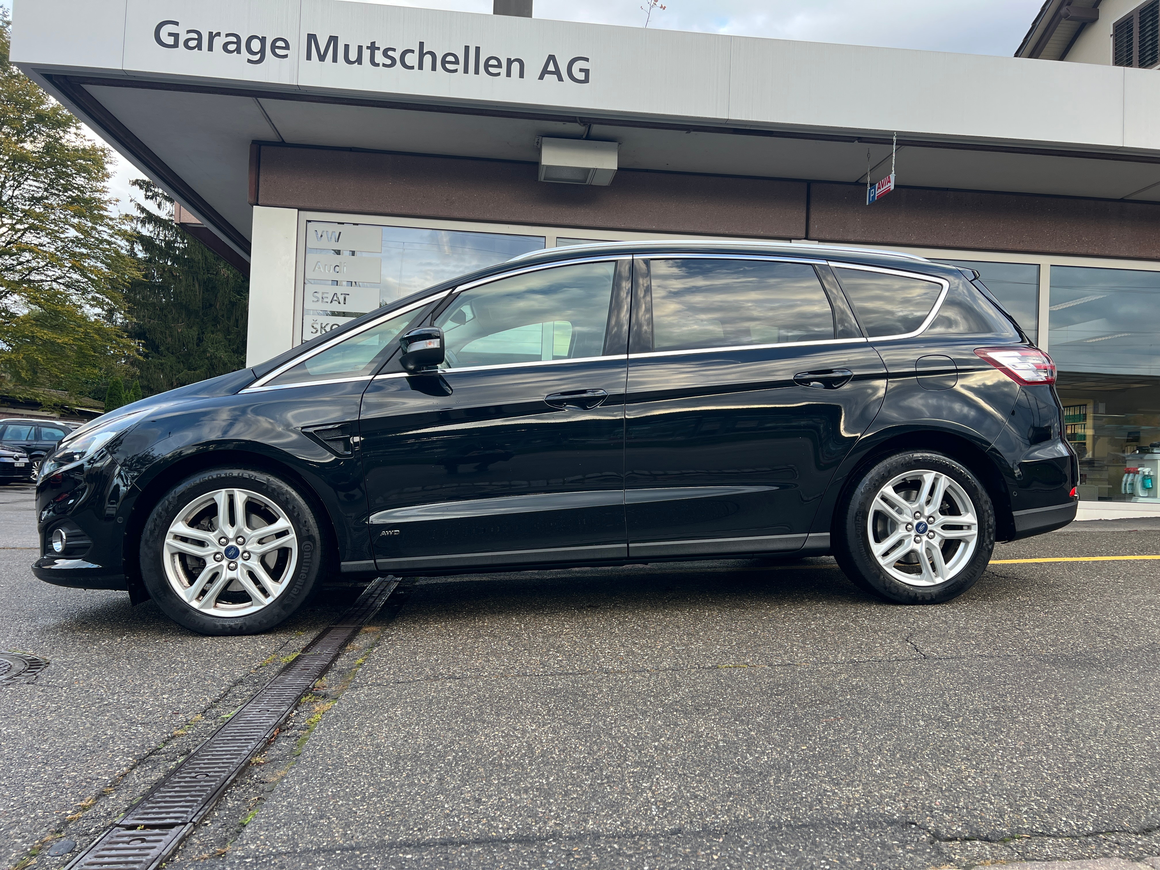 FORD S-Max 2.0 TDCi teuerste Version Titanium 7-Sitzer AWD PowerShift CH-Auto 57% unter NP