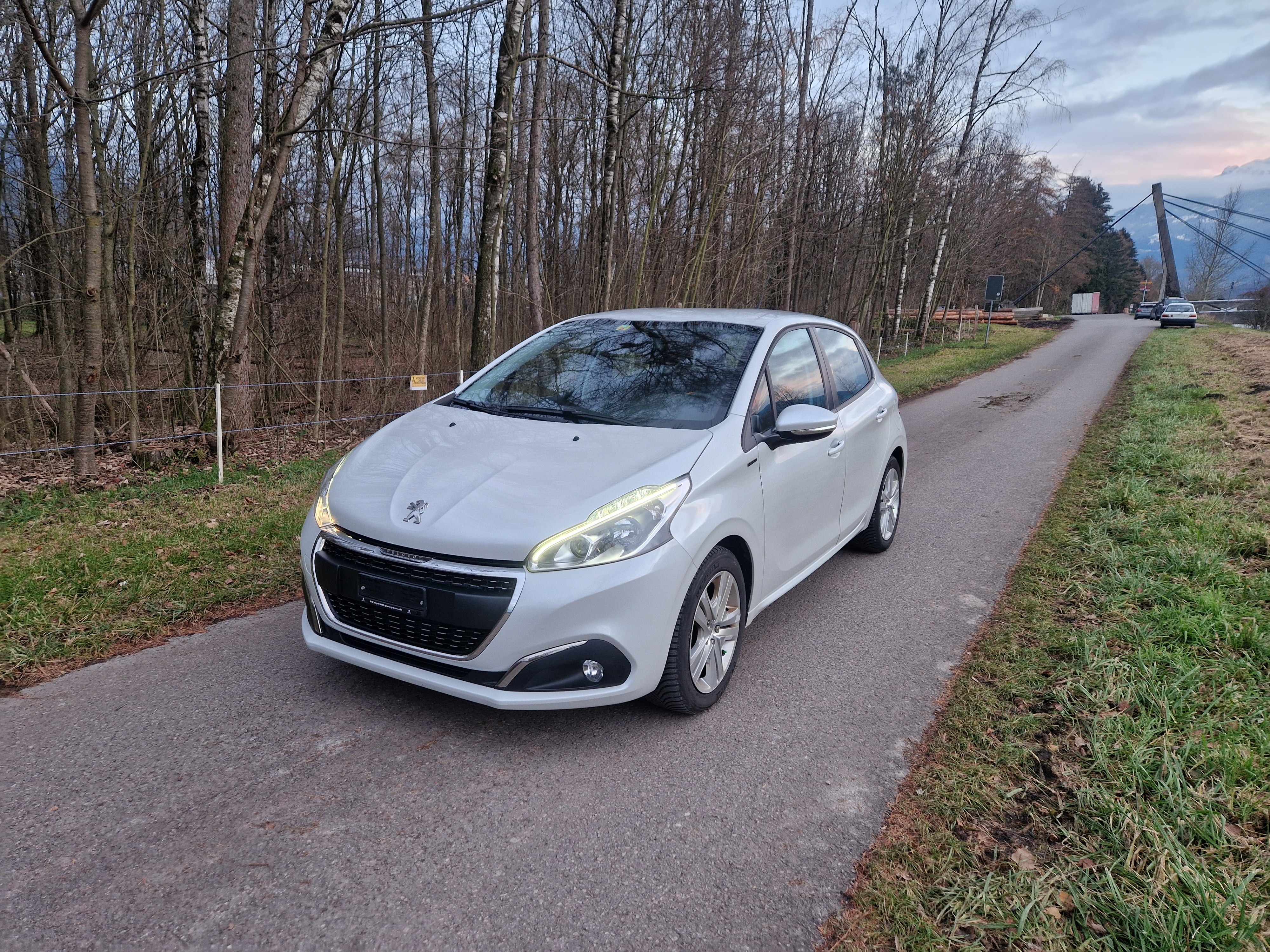 PEUGEOT 208 1.2 PureTech Style EAT6