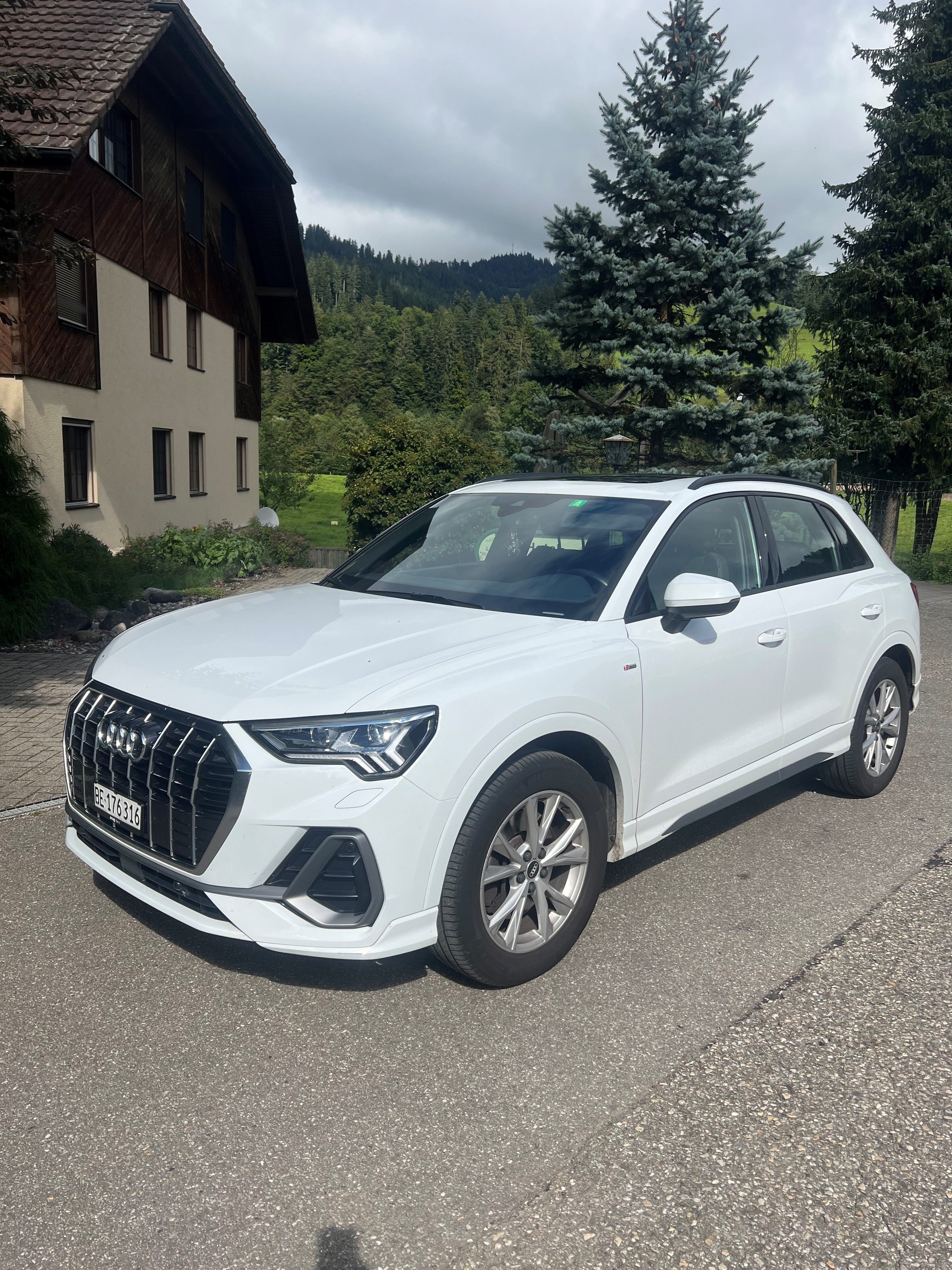 AUDI Q3 40 TDI S line quattro S-tronic