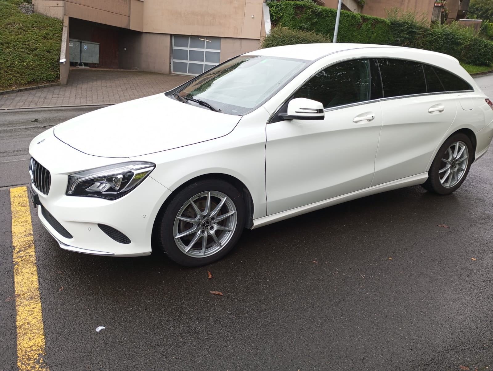 MERCEDES-BENZ CLA Shooting Brake 180 Urban 7G-DCT