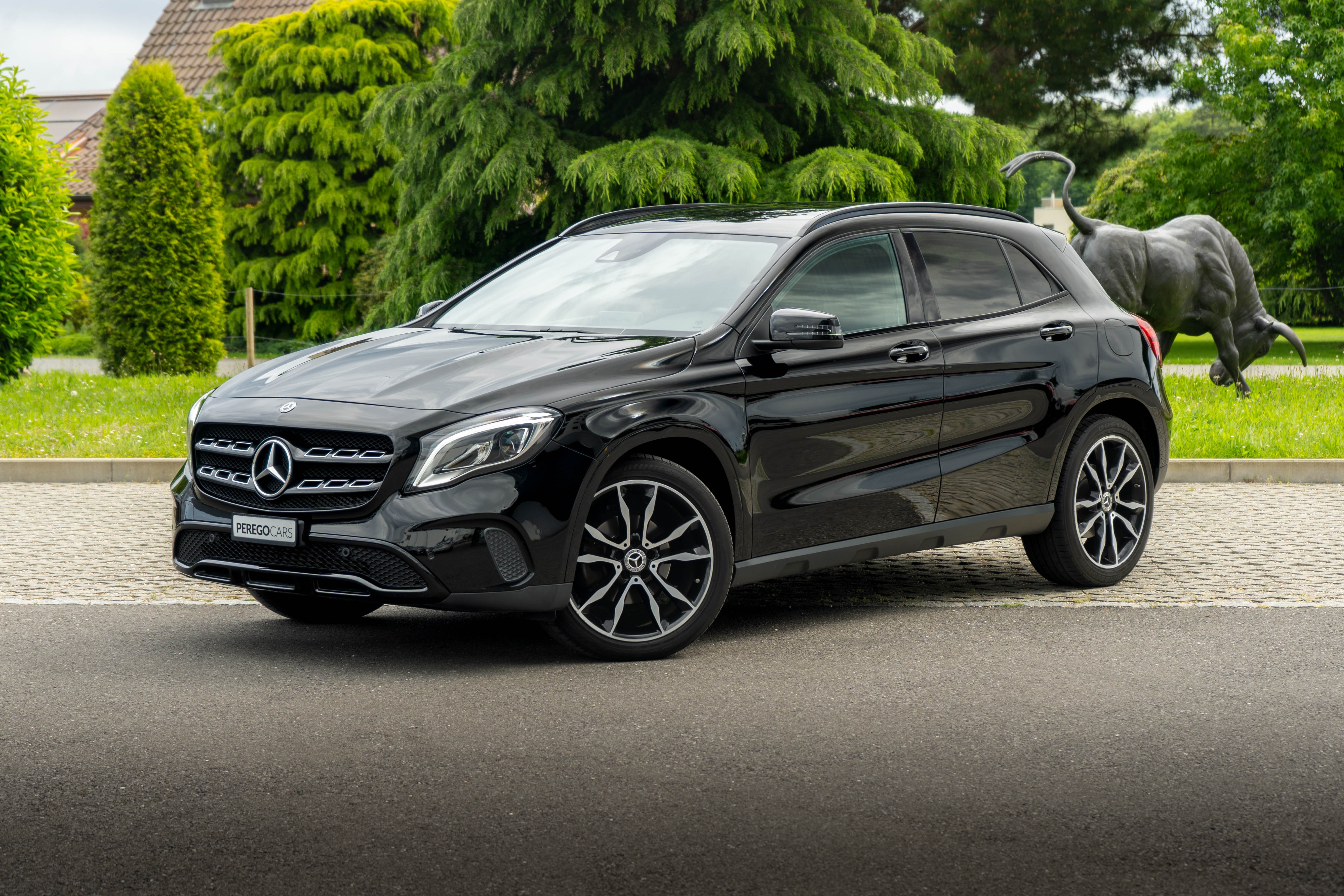 MERCEDES-BENZ GLA 200 d Swiss Star Edition Urban 4Matic 7G-DCT