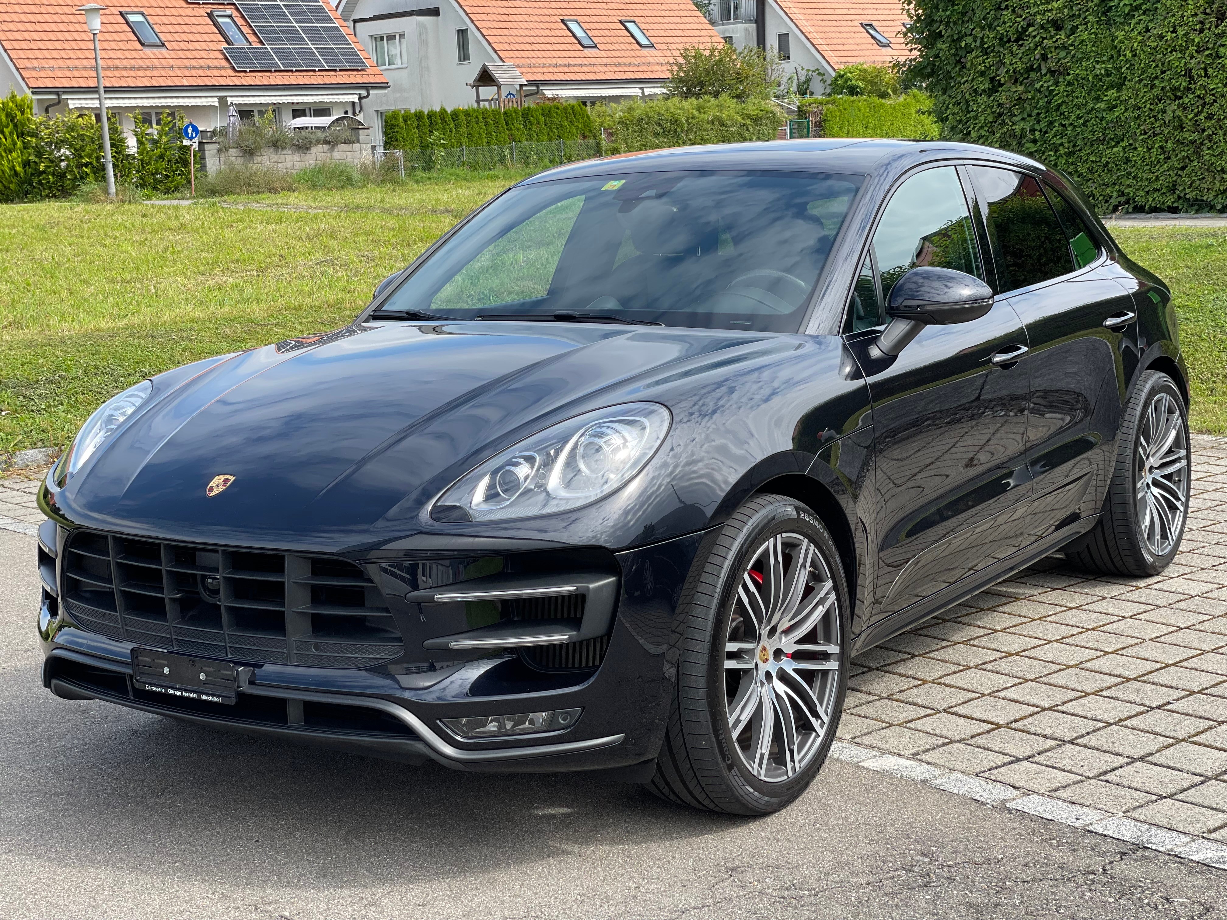 PORSCHE Macan Turbo PDK