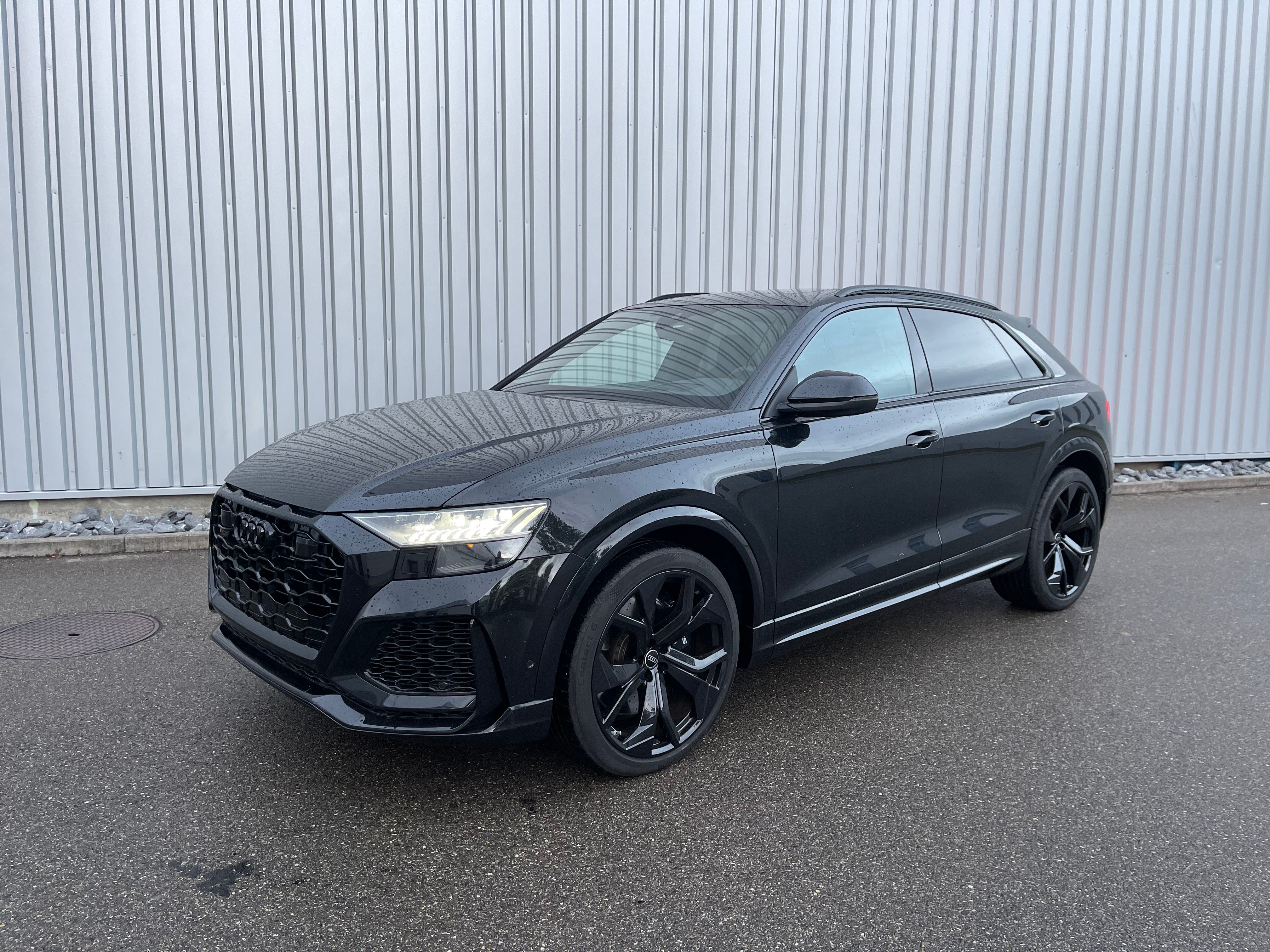 AUDI RSQ8 quattro tiptronic