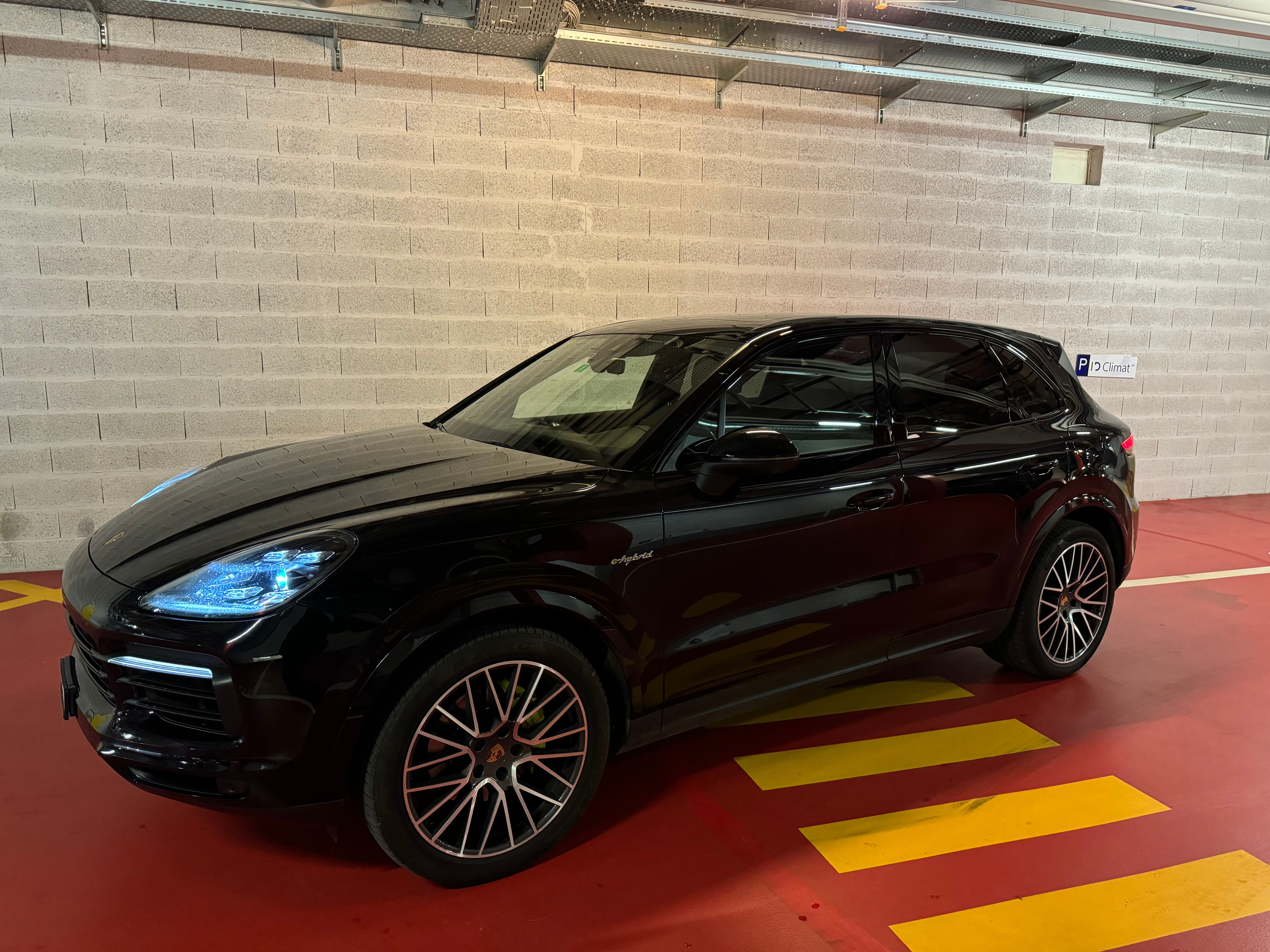 PORSCHE Cayenne E-Hybrid