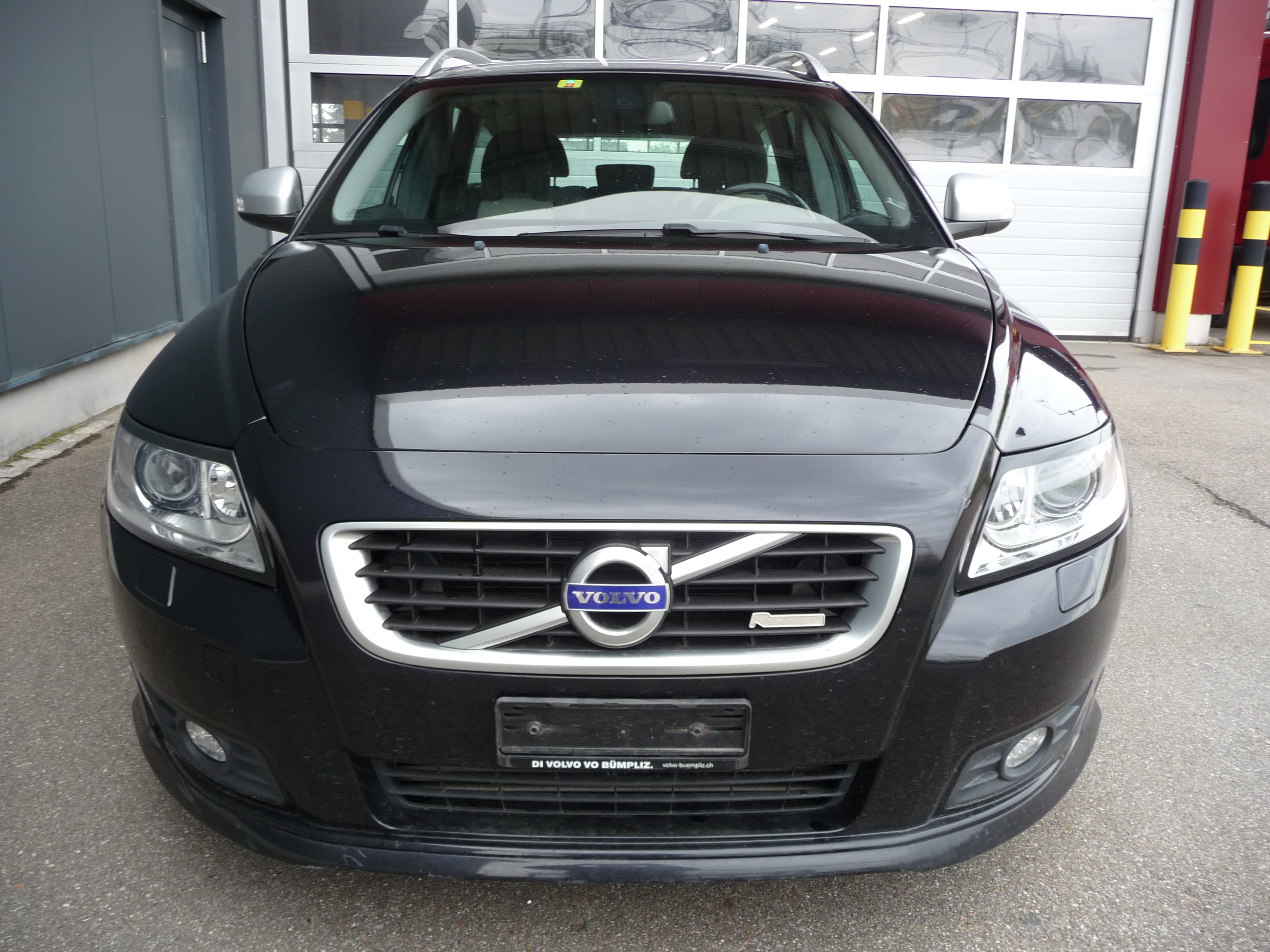 VOLVO V50 D3 R-Design