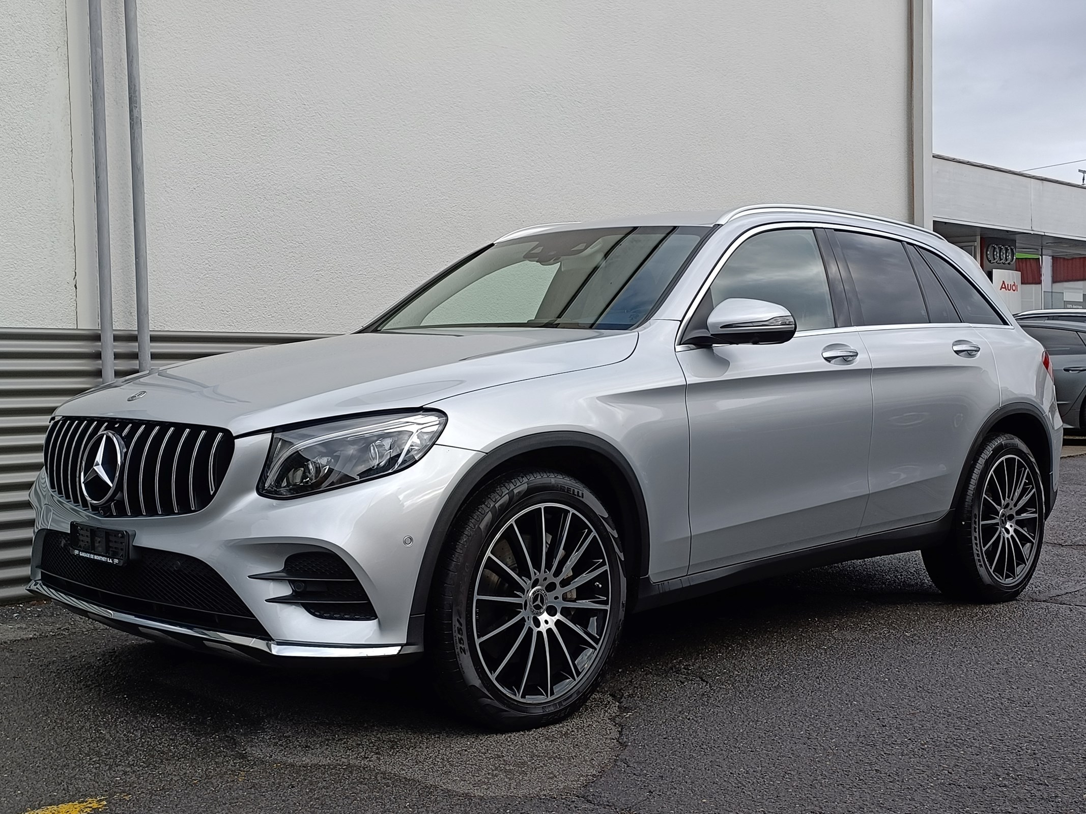 MERCEDES-BENZ GLC 300 4Matic AMG Line 9G-Tronic