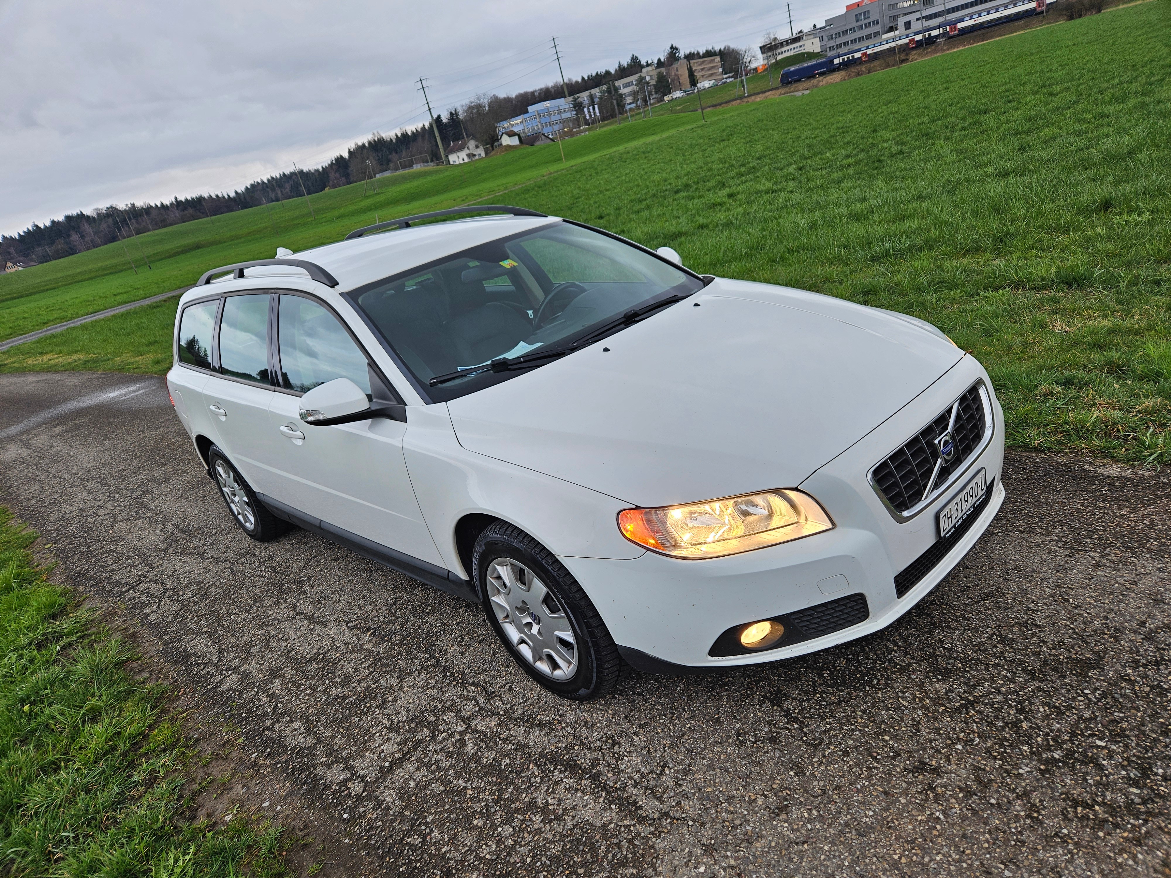 VOLVO V70 2.4D Kinetic Geartronic