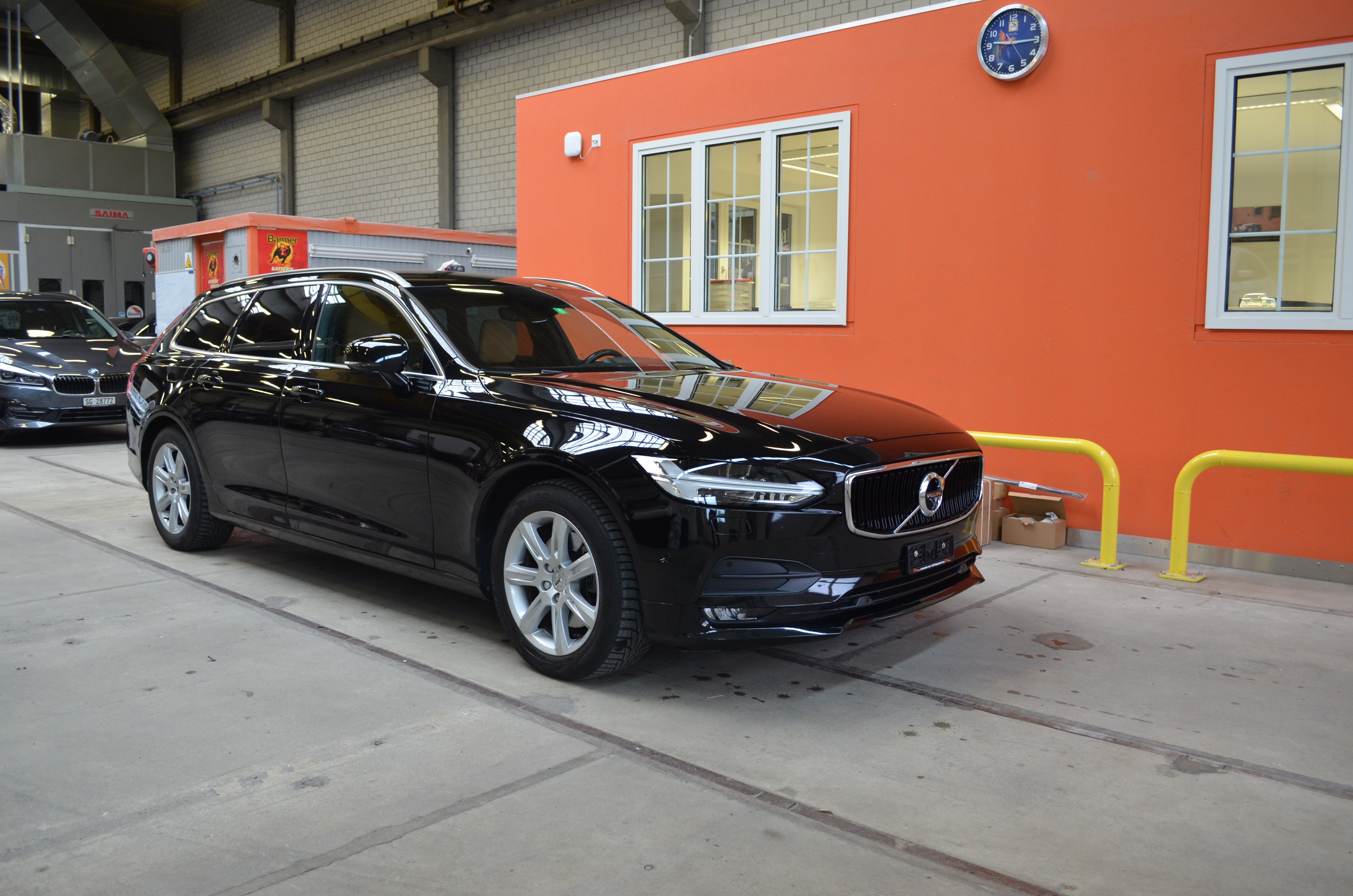 VOLVO V90 D4 Momentum Geartronic