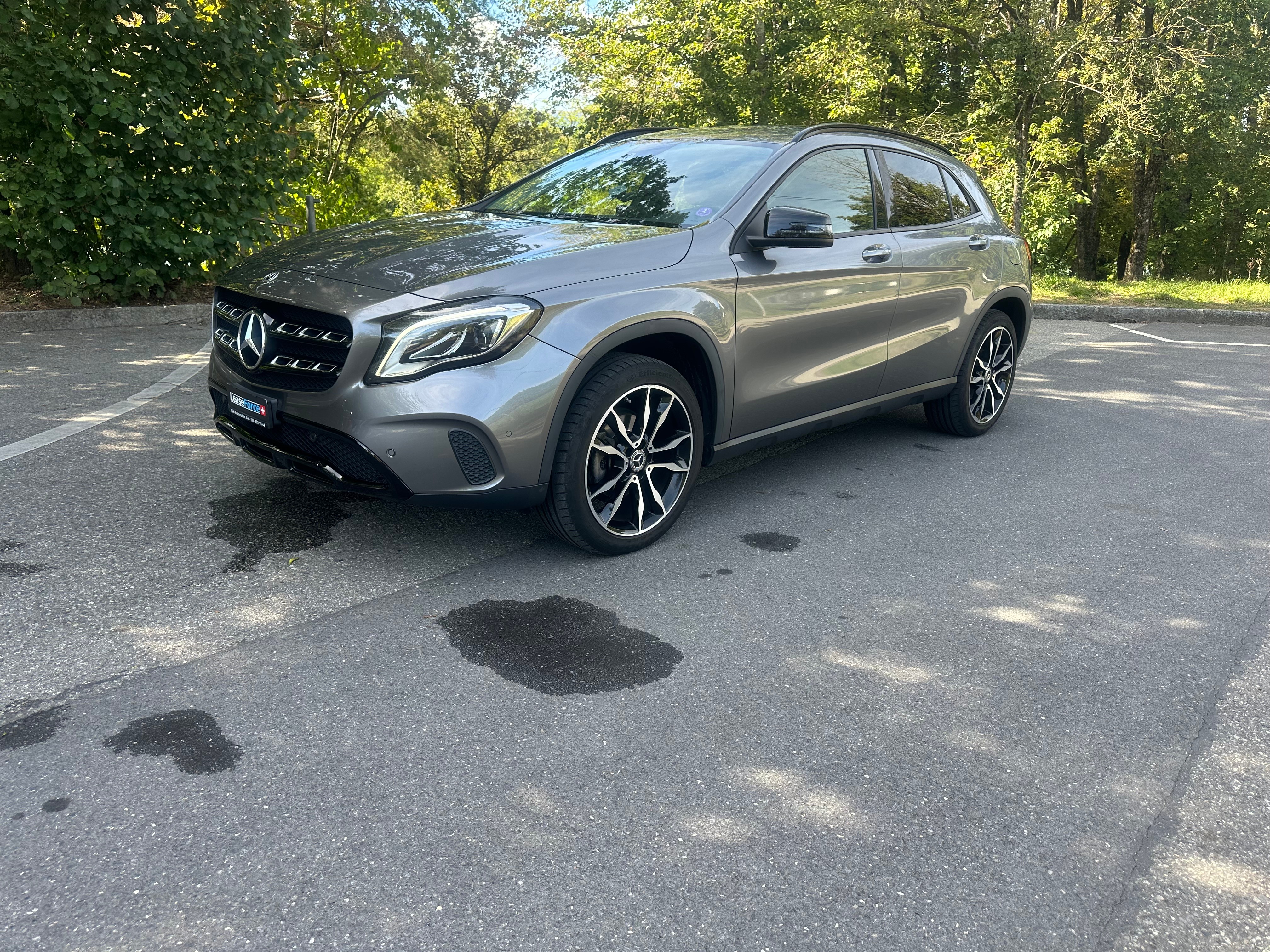 MERCEDES-BENZ GLA 200 Night Star 7G-DCT