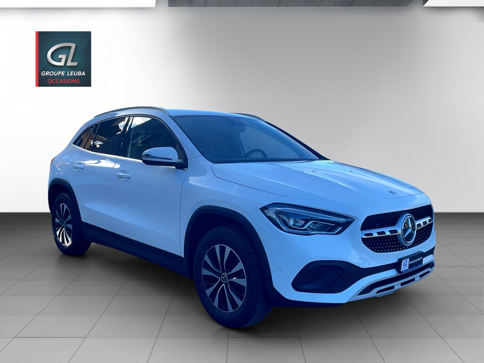 MERCEDES-BENZ GLA 200 Progressive 7G-DCT