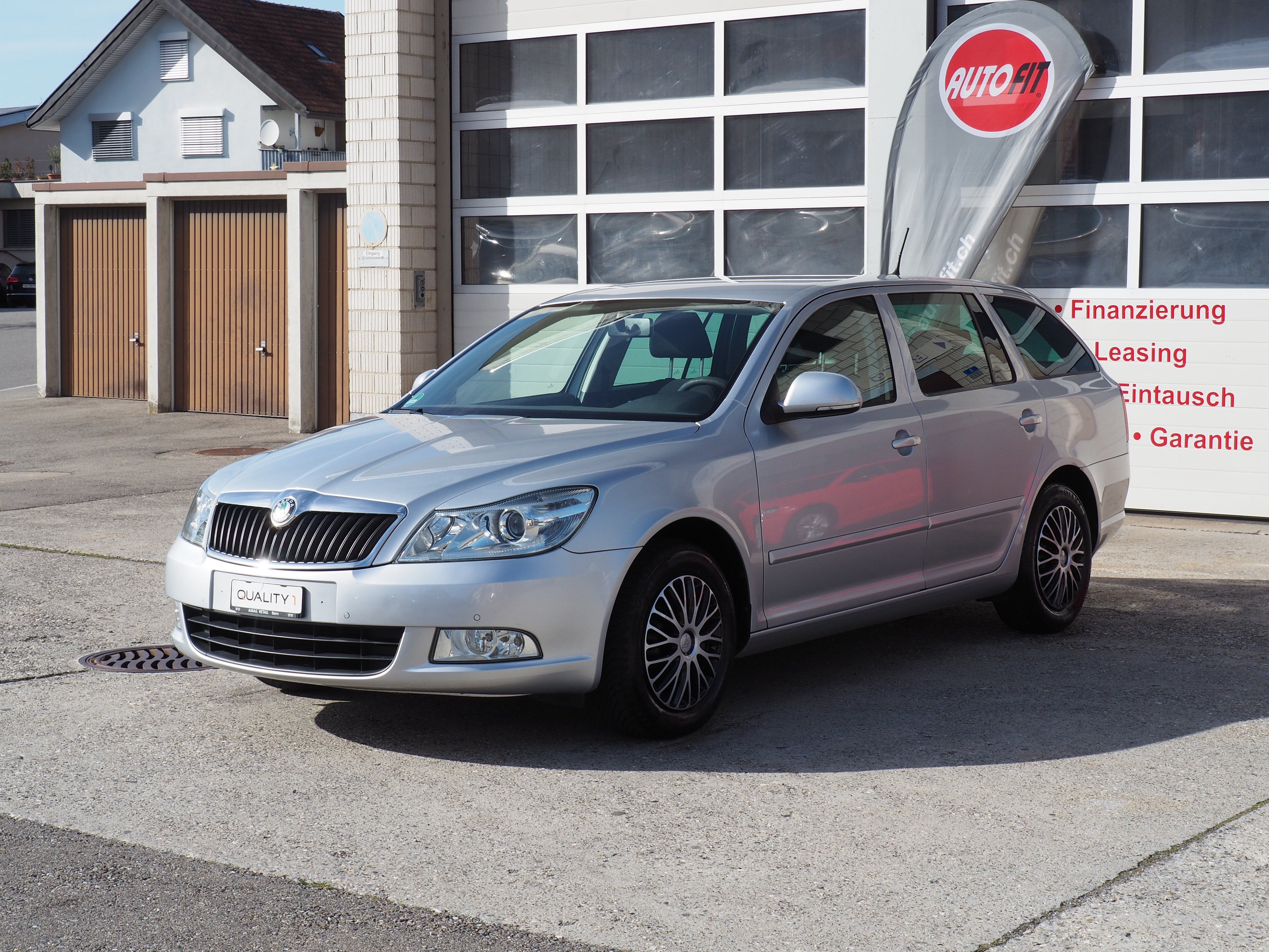 SKODA Octavia Combi 2.0 TDI Elegance DSG