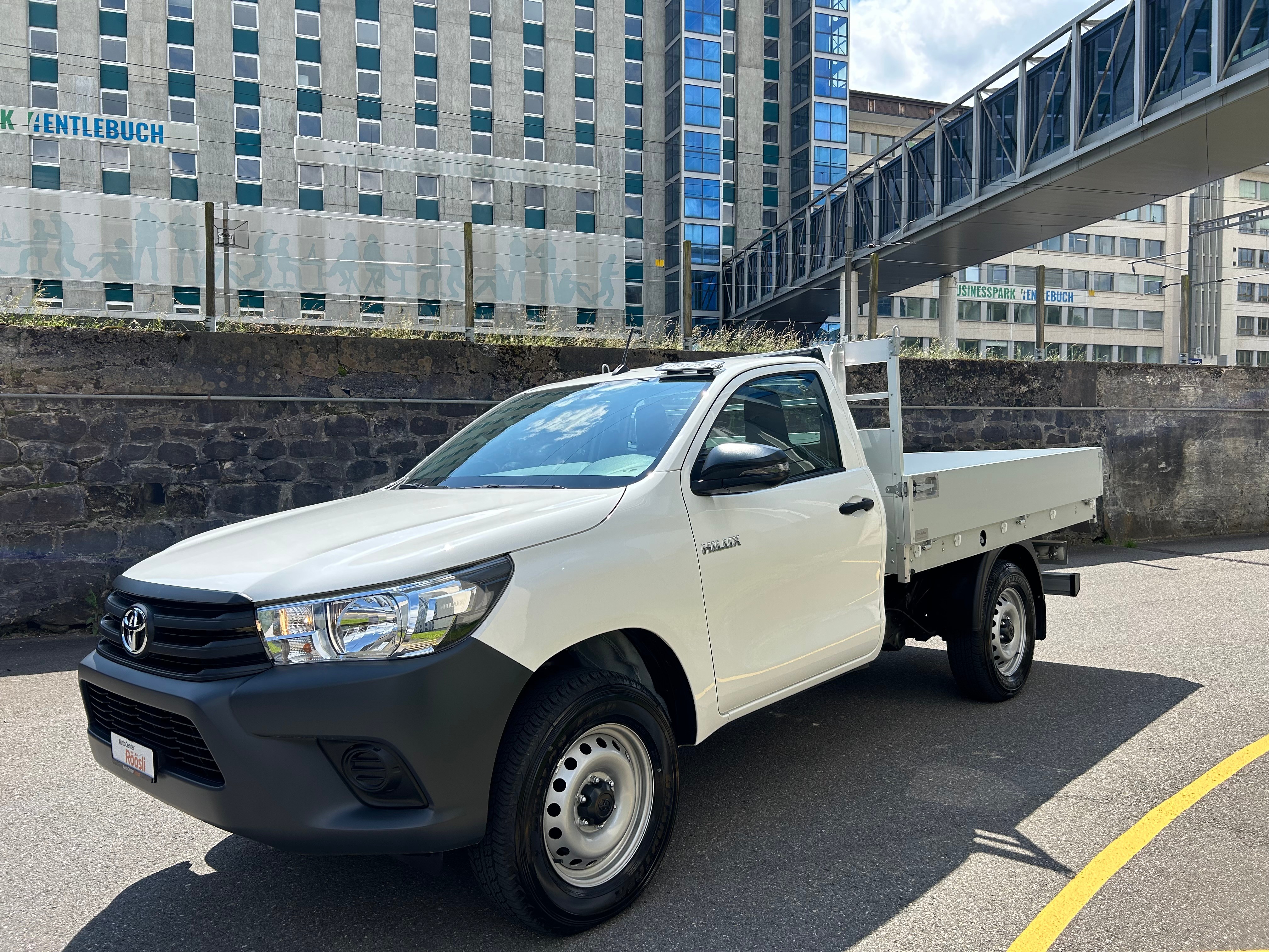 TOYOTA Hilux 2.4D-4D Single Cab 4x4 Alubrücke