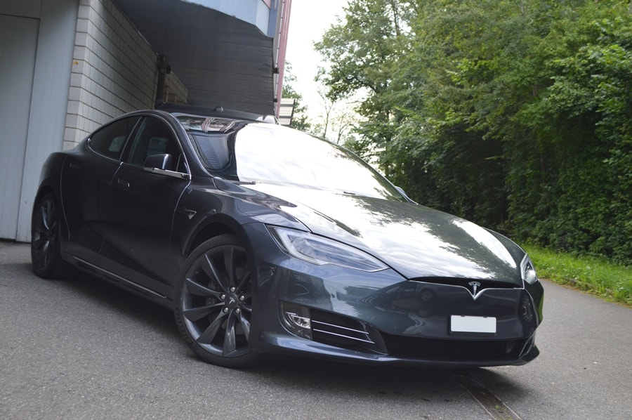 TESLA Model S 75 D