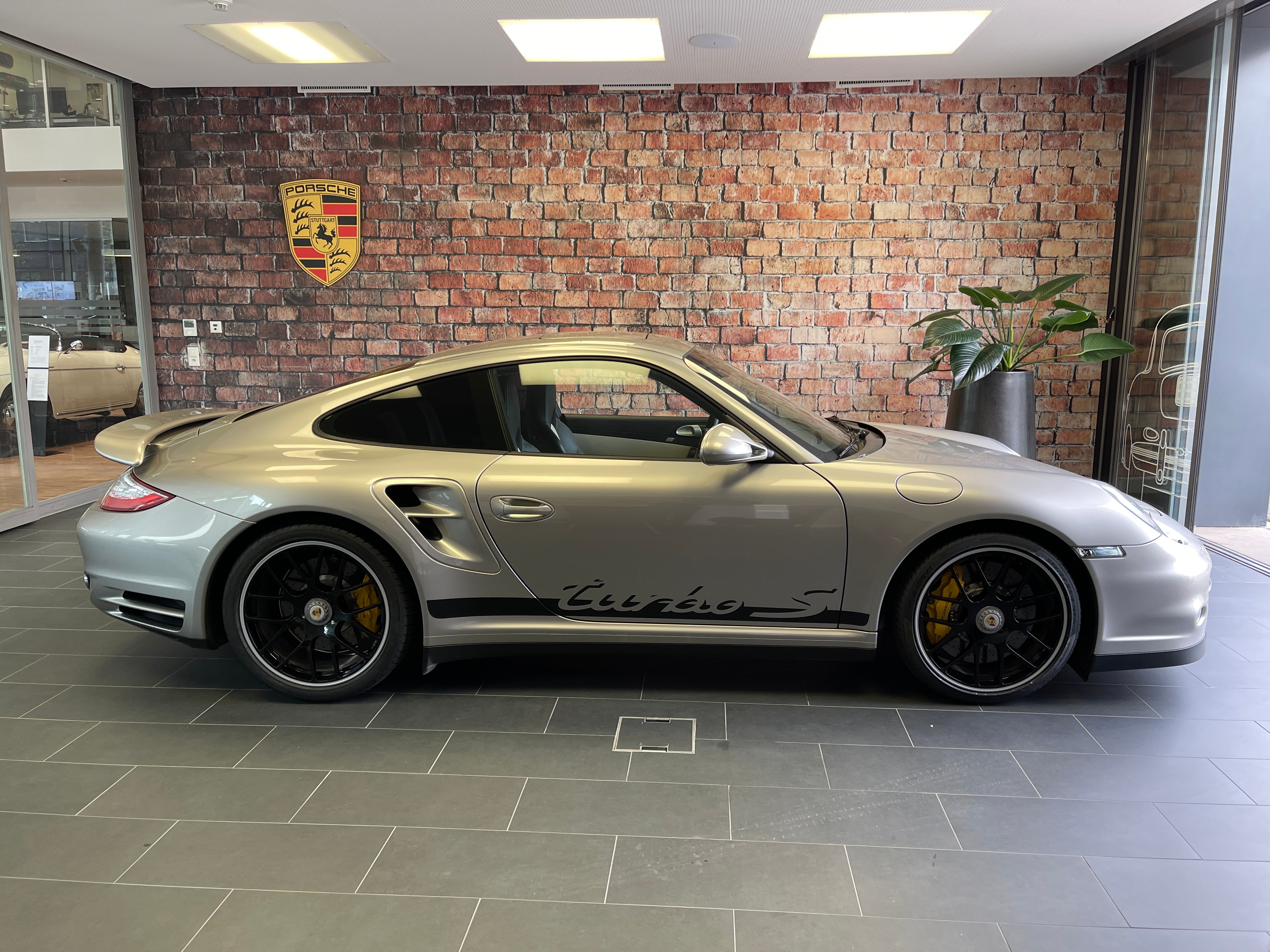 PORSCHE 911 Turbo S PDK