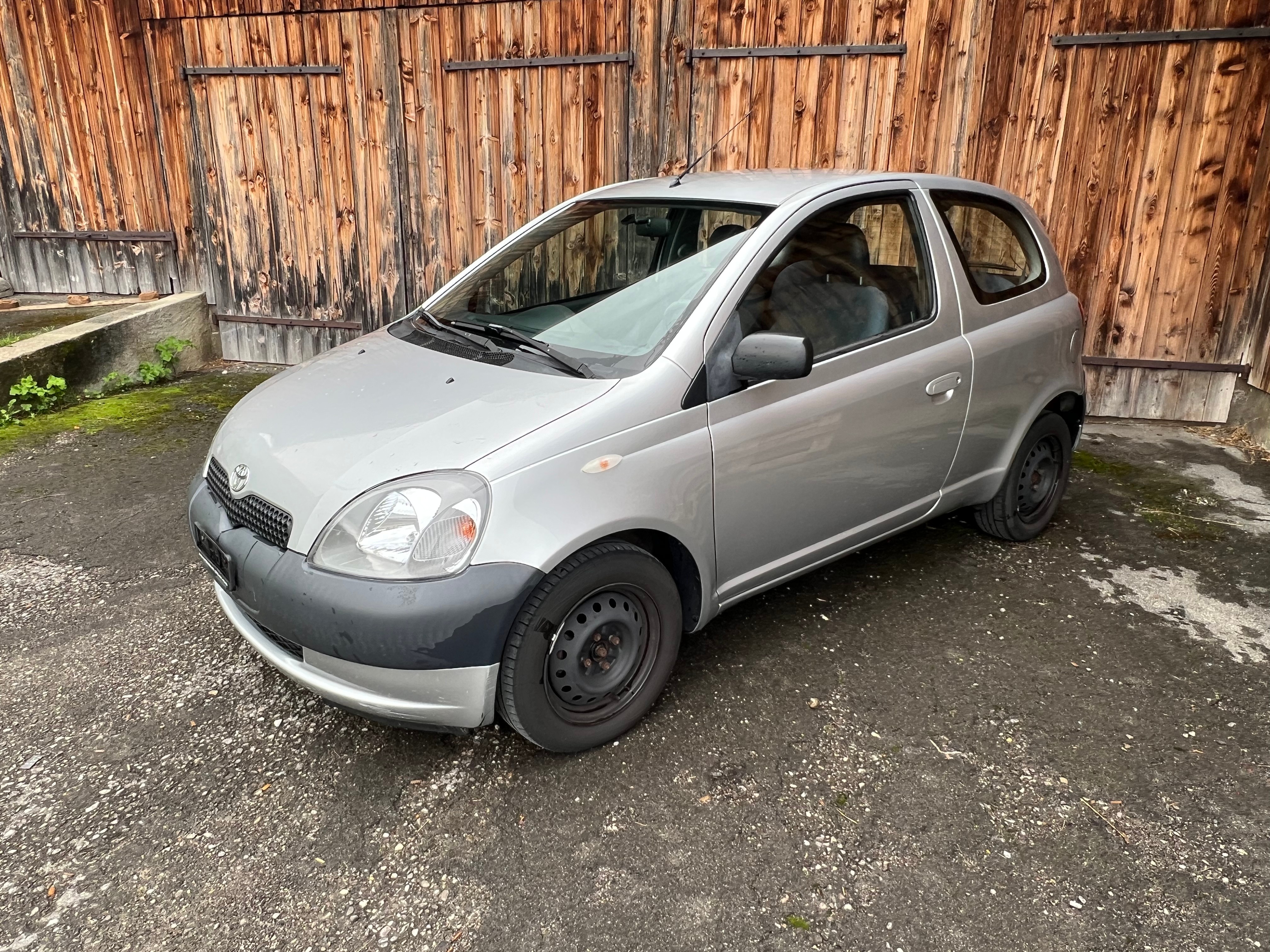 TOYOTA Yaris 1.0