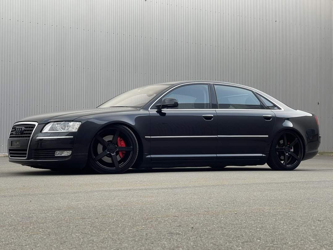 AUDI A8 L 4.2 FSI quattro tiptronic