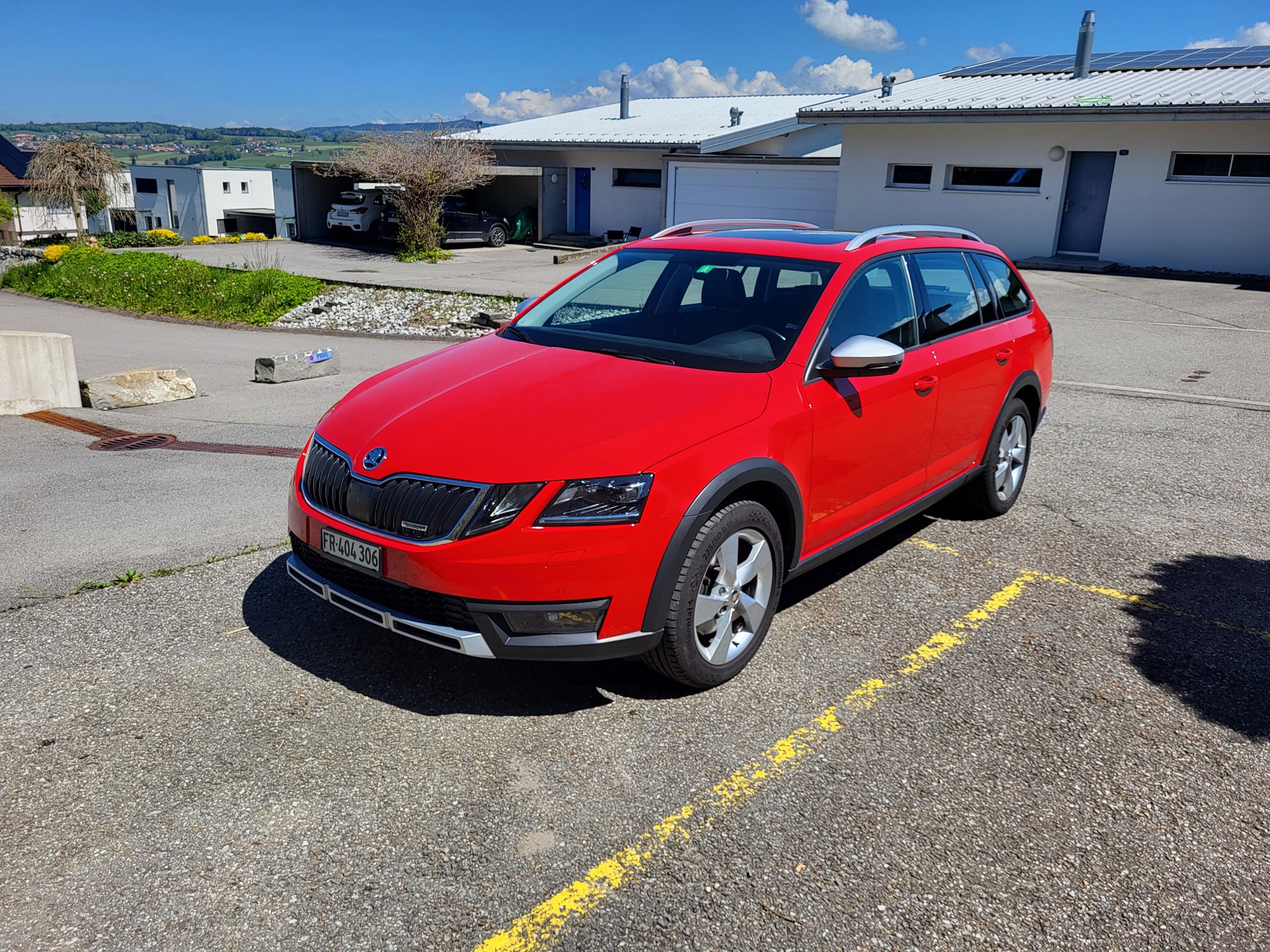 SKODA Octavia Combi 2.0 TSI Scout 4x4 DSG