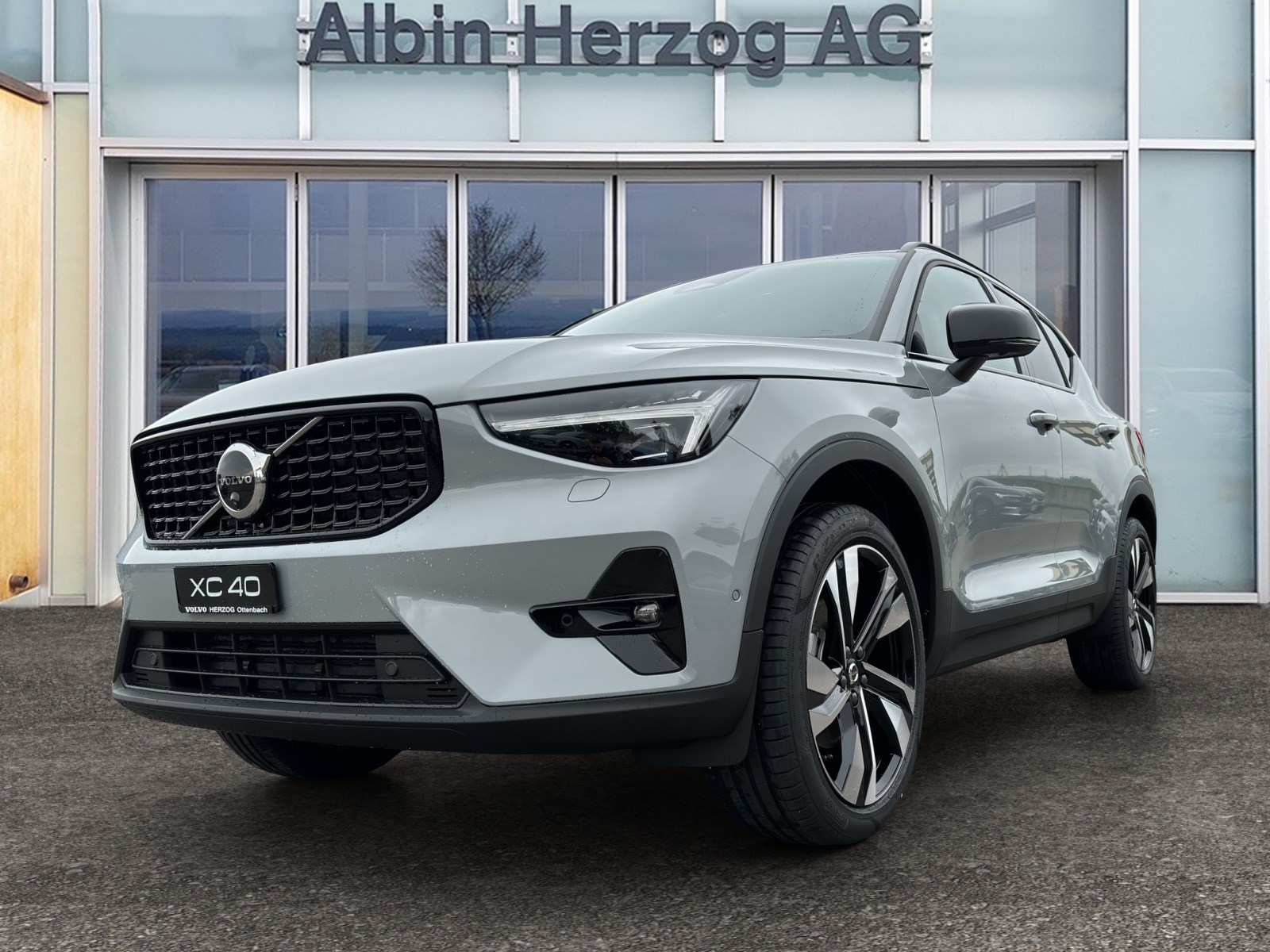 VOLVO XC40 2.0 B4 MH Plus Dark