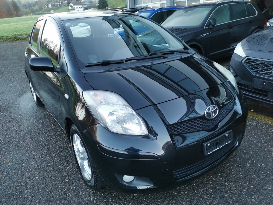 TOYOTA Yaris 1.33 Linea Sol