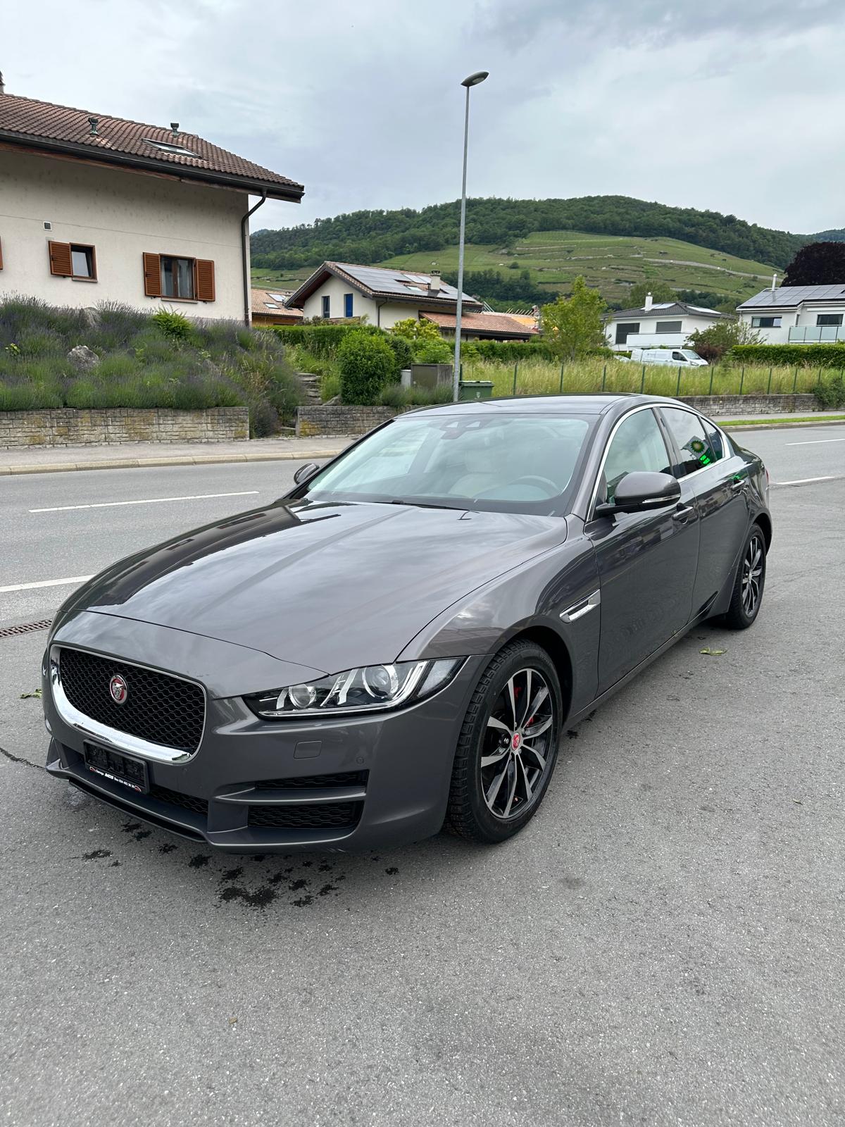 JAGUAR XE 20d Prestige Automat