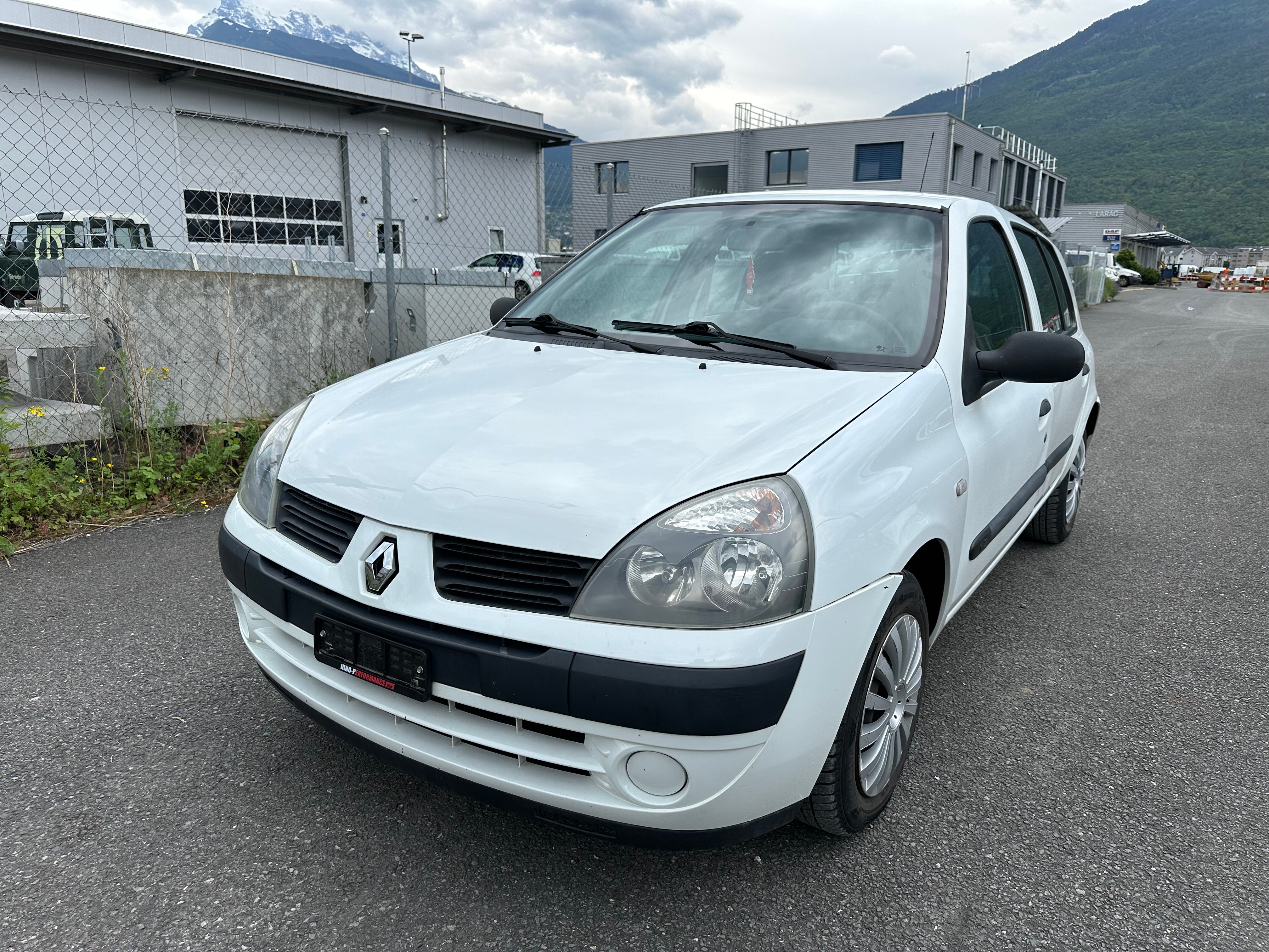 RENAULT Clio 1.2 Authentique Pack