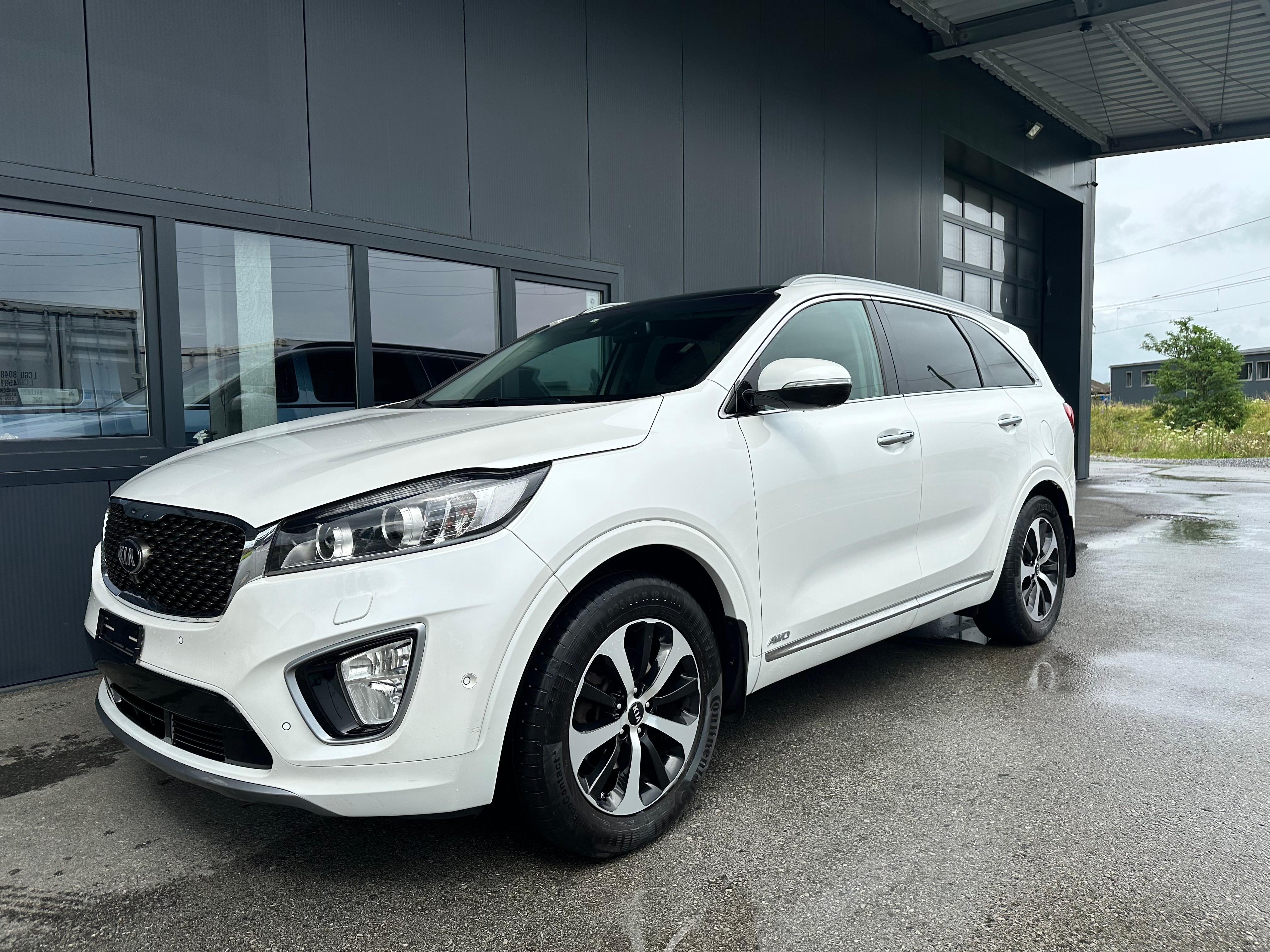 KIA Sorento 2.2 CRDI Style 7P. Automatic