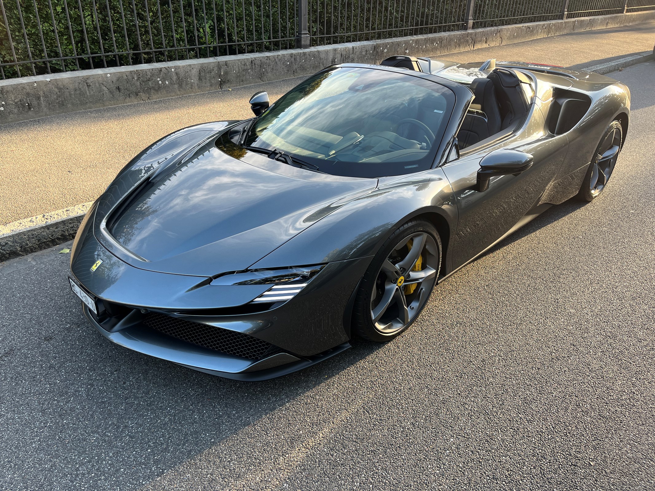 FERRARI SF90 Spider