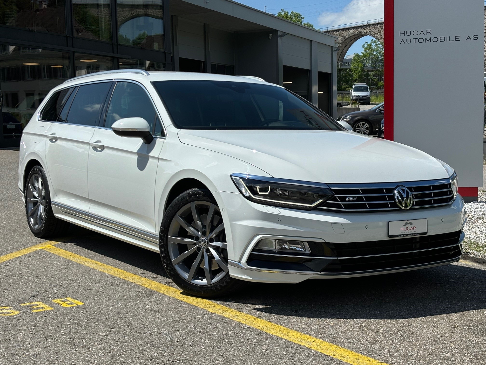 VW Passat Var. 2.0TSI DSG 4Motion R-Line