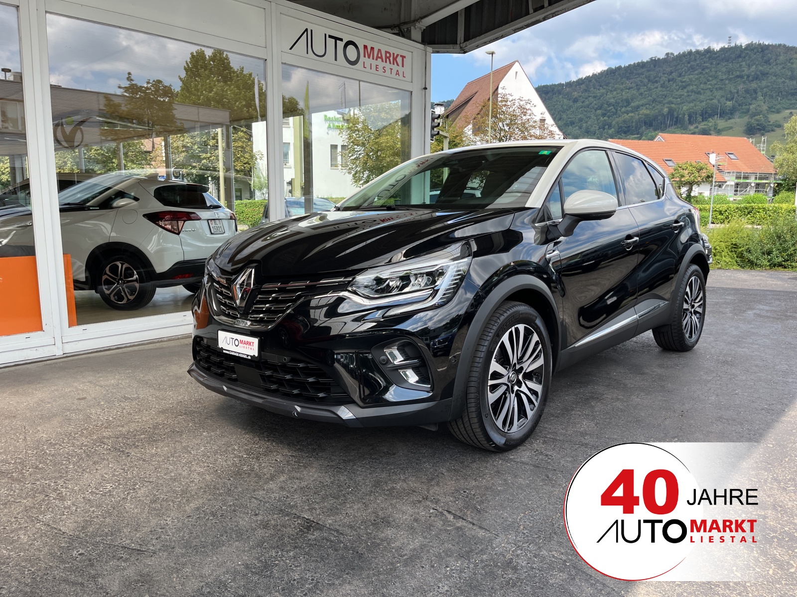 RENAULT Captur 1.3 TCe Initiale EDC